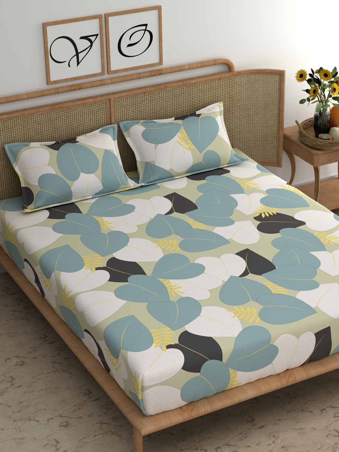 

CHHAVI INDIA Green & White Leaves Printed 210 TC King Bedsheet with 2 Pillow Covers