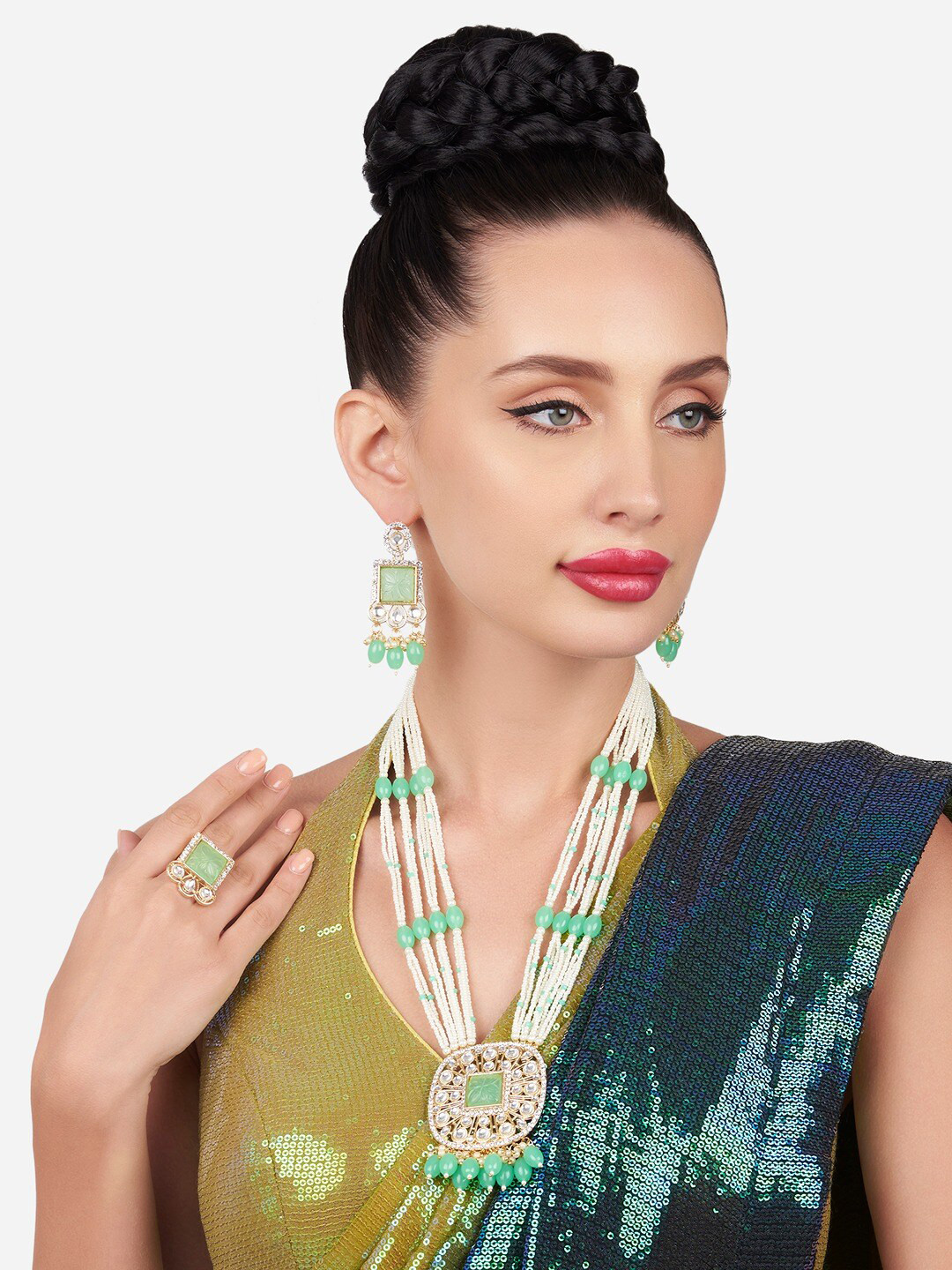 

Zaveri Pearls Gold-Plated Kundan Studded & Beaded Jewellery Set