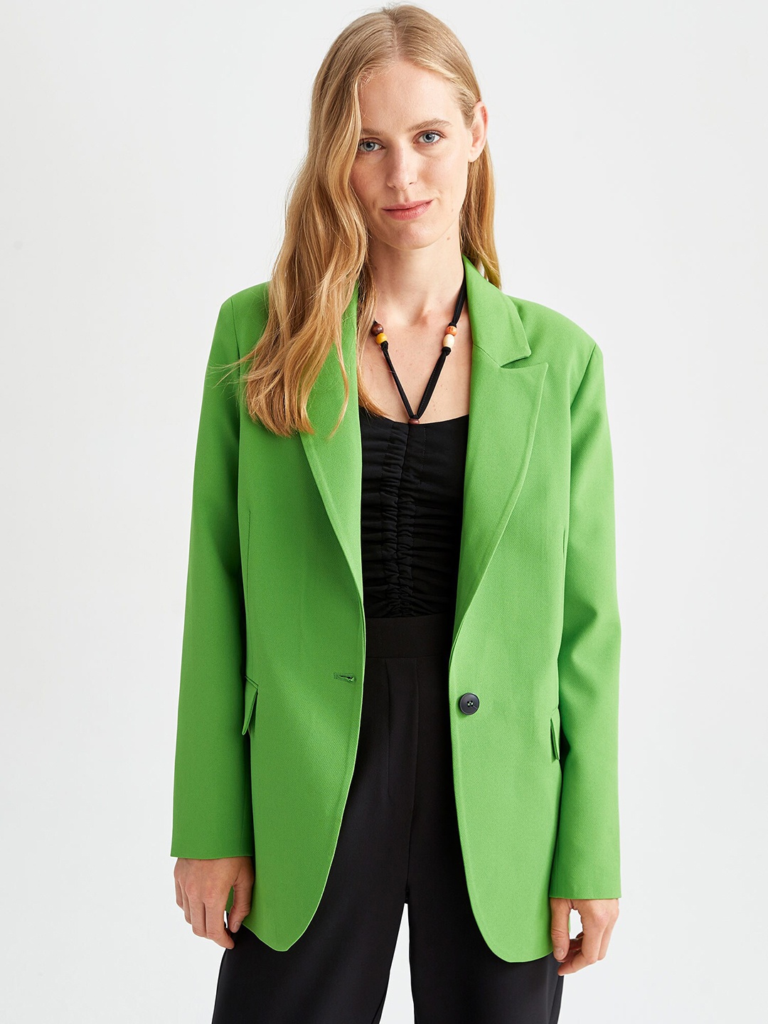 

DeFacto Notched Lapel Collar Regular Fit Single-Breasted Blazer, Green