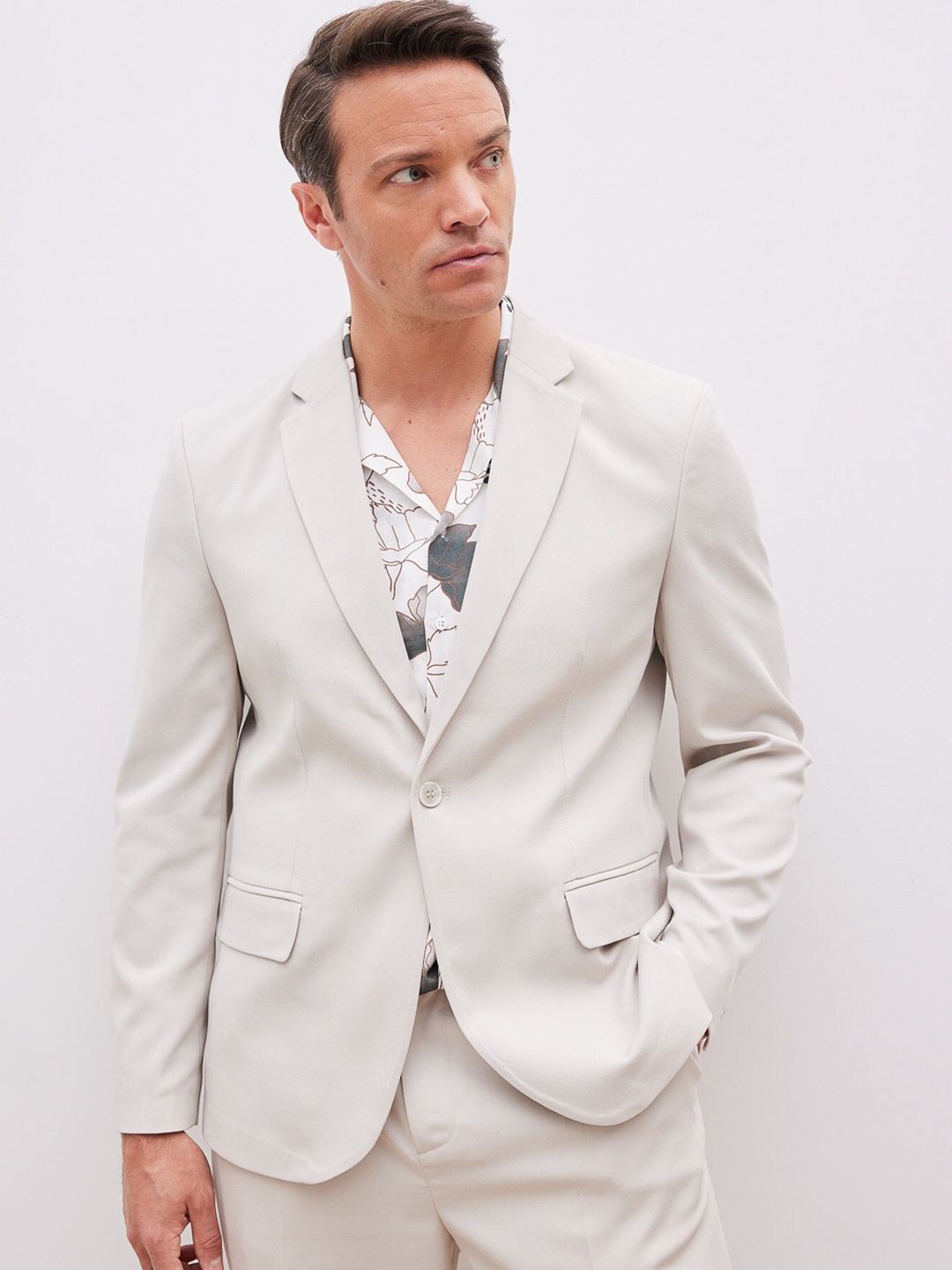 

DeFacto Notched Lapel Collar Single-Breasted Blazer, Grey