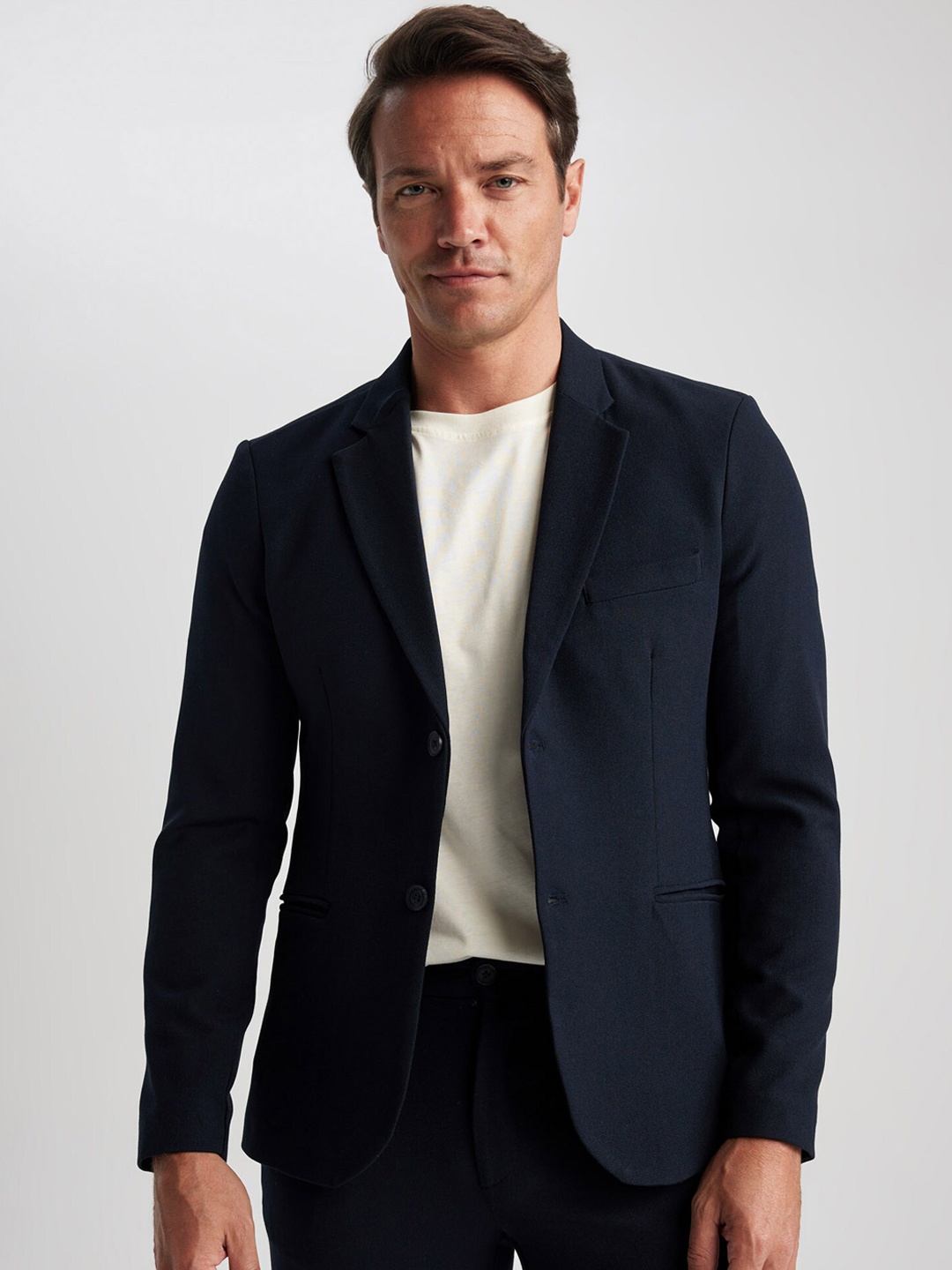 

DeFacto Notched Lapel Collar Single-Breasted Blazer, Navy blue