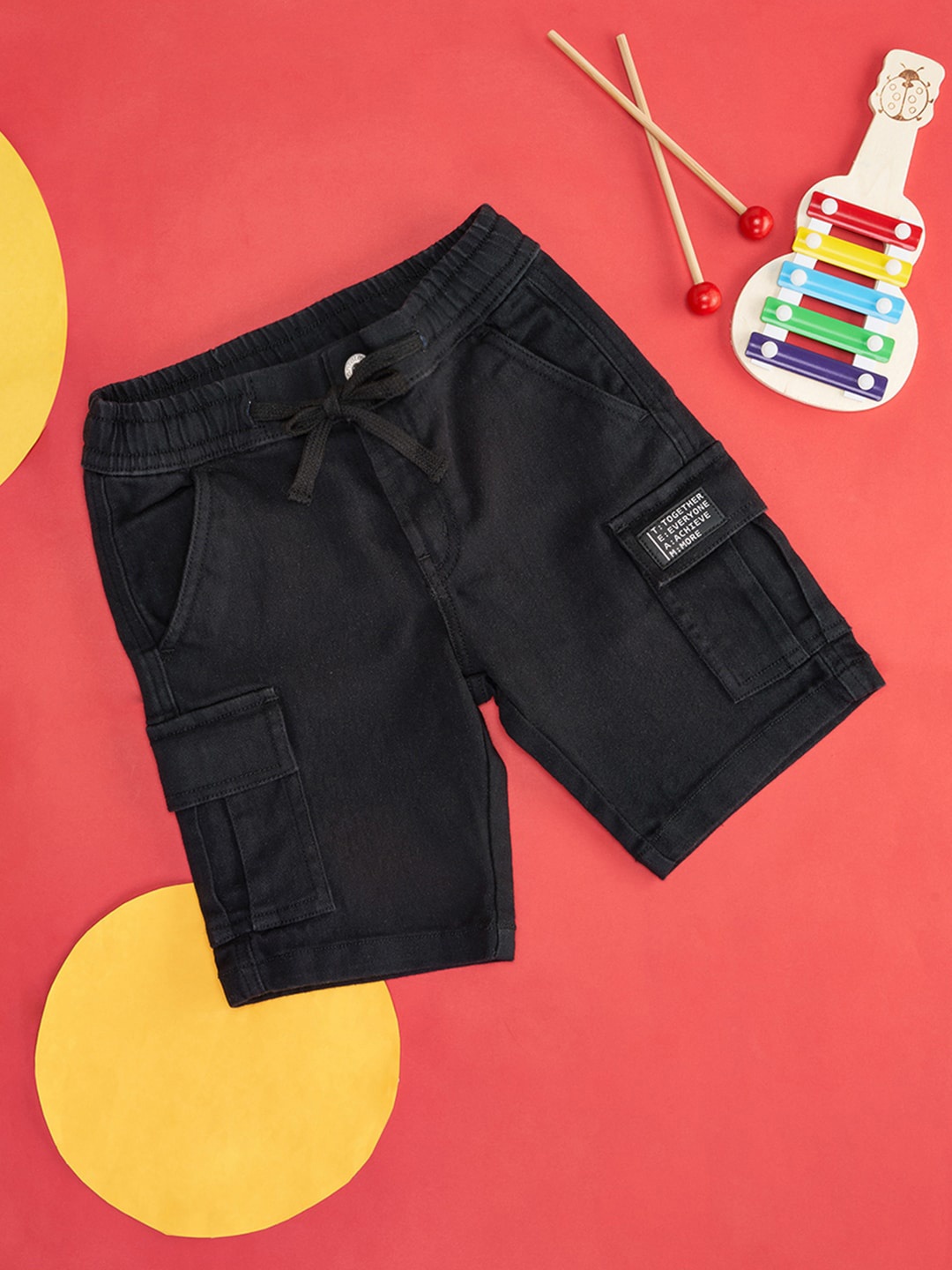 

Pantaloons Junior Boys Mid-Rise Cargo Shorts, Black