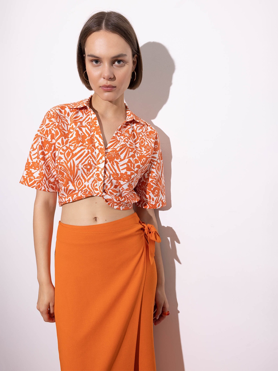 

DeFacto Floral Printed Cotton Shirt Style Crop Top, Orange