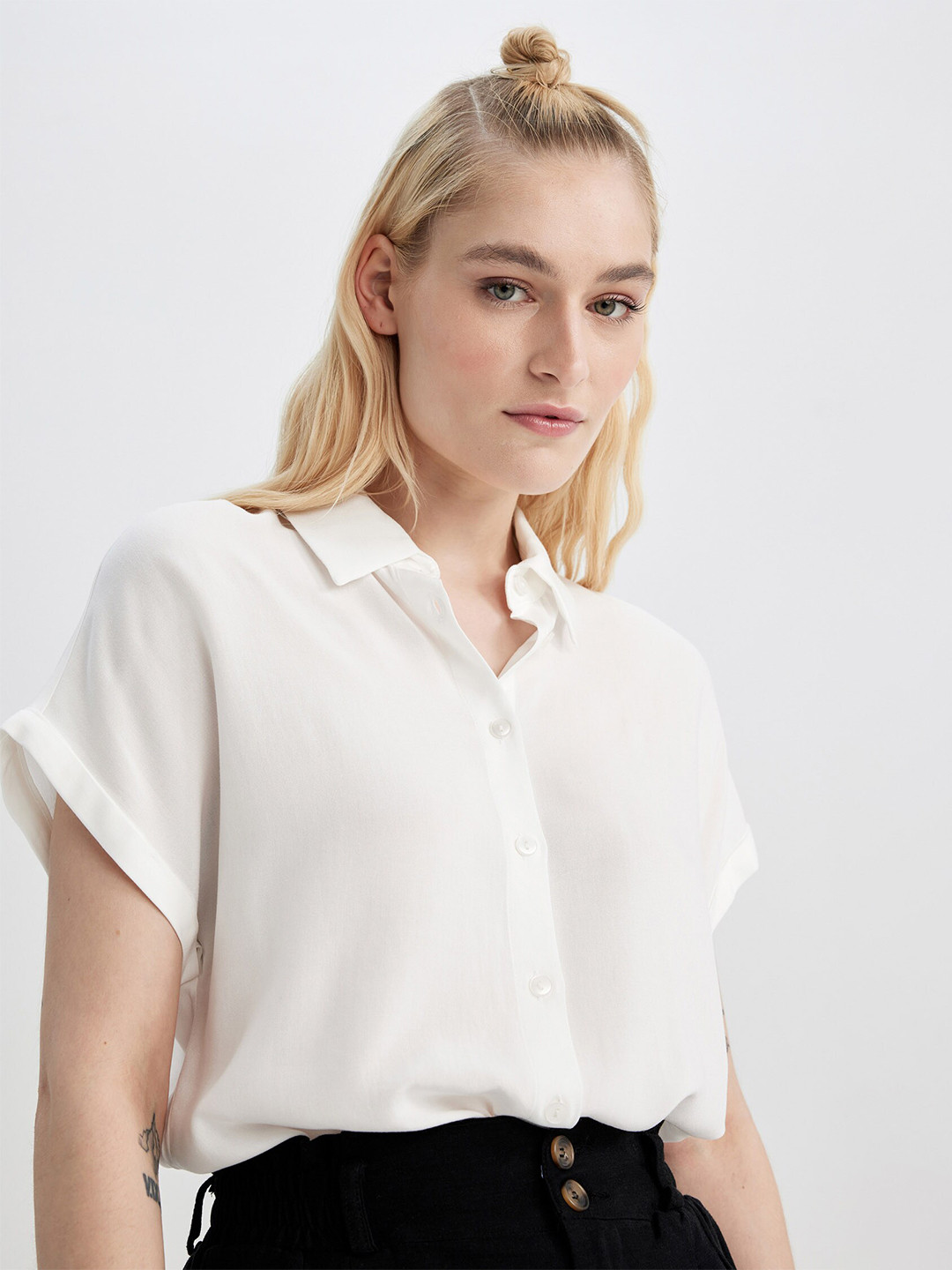 

DeFacto Extended Sleeves Casual Shirt, White