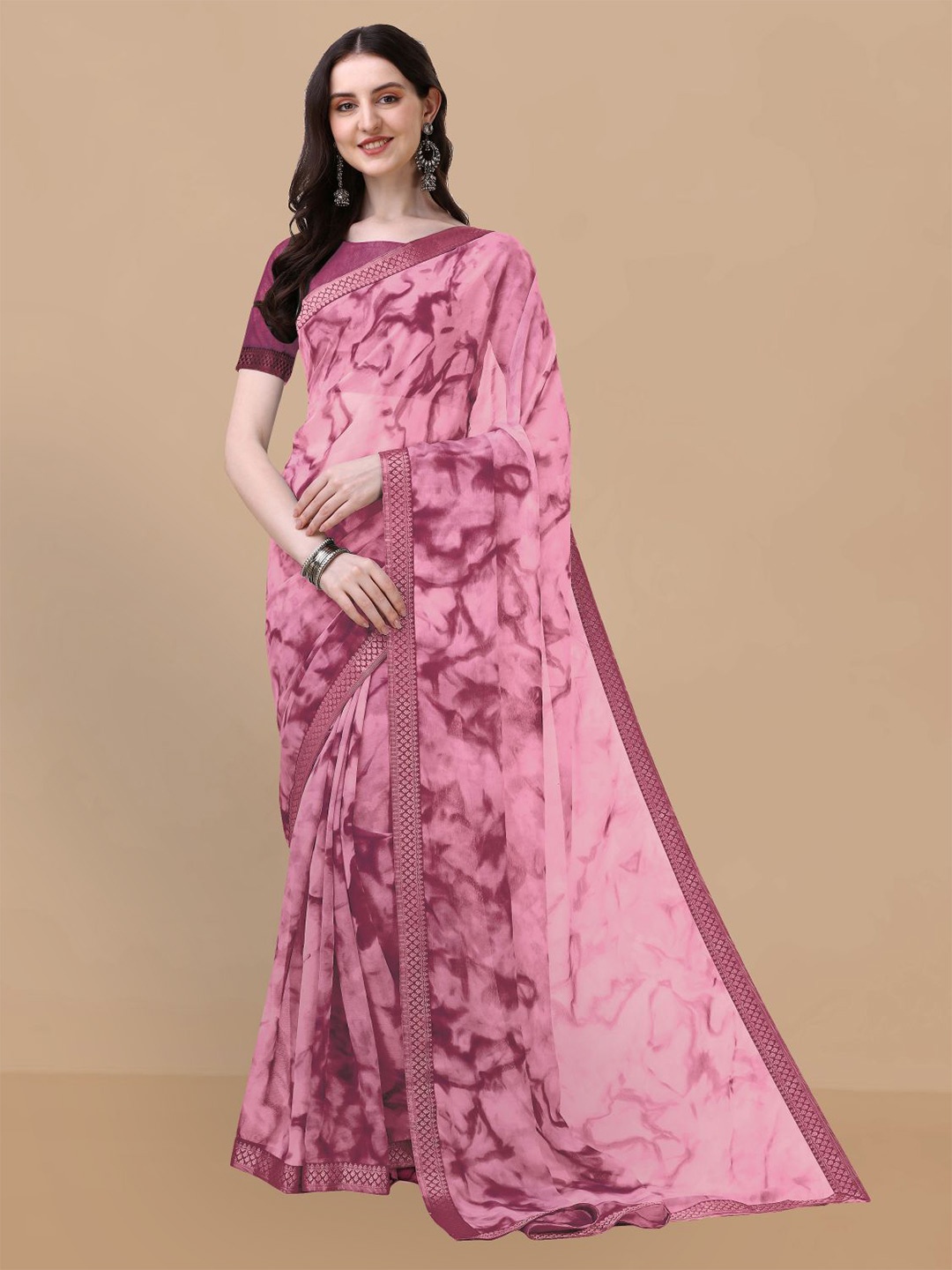 

Dori Abstract Printed Zari Pure Chiffon Saree, Magenta