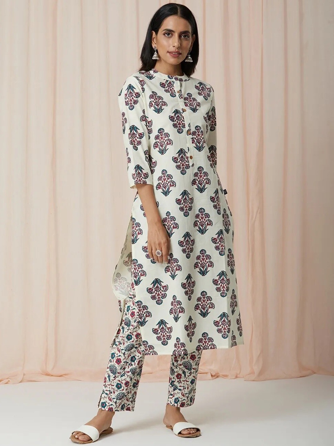 

LABEL D11 Mandarin Collar Floral Block Printed Regular Kurta with Trousers, White