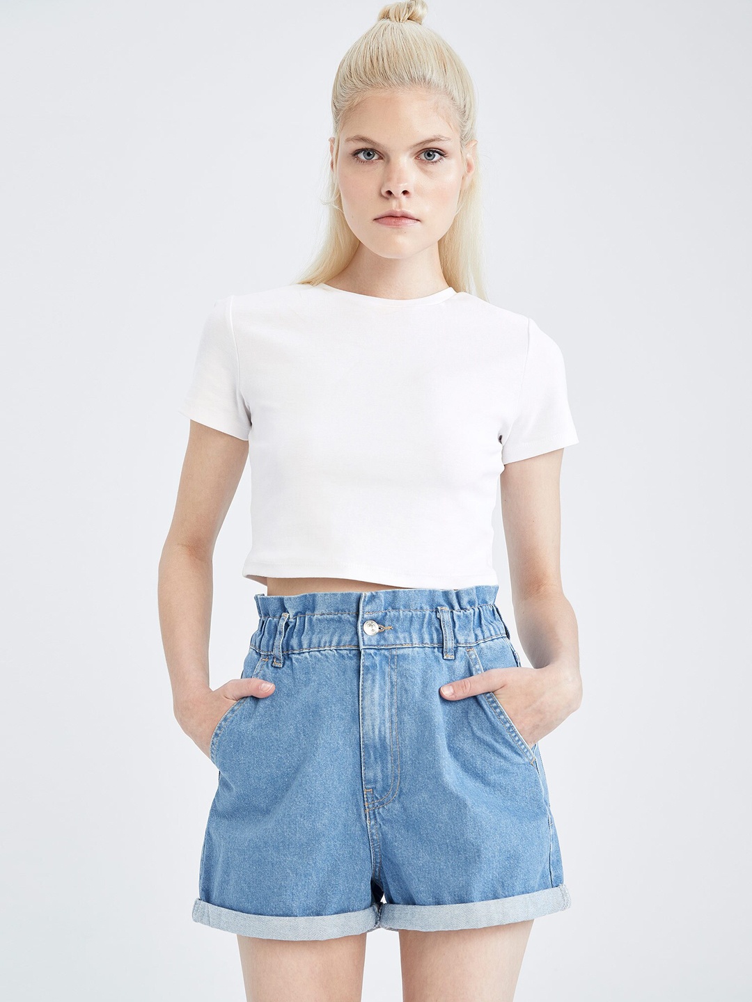 

DeFacto Women High-Rise Washed Cotton Denim Shorts, Blue