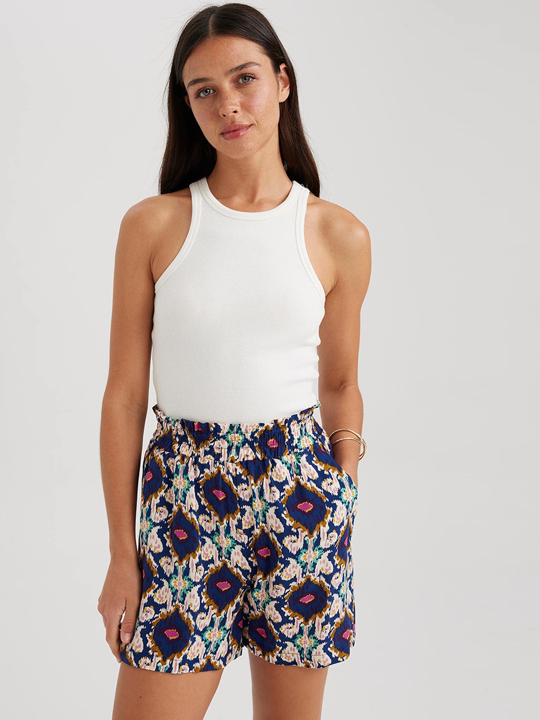 

DeFacto Women Ethnic Motif Printed Shorts, White