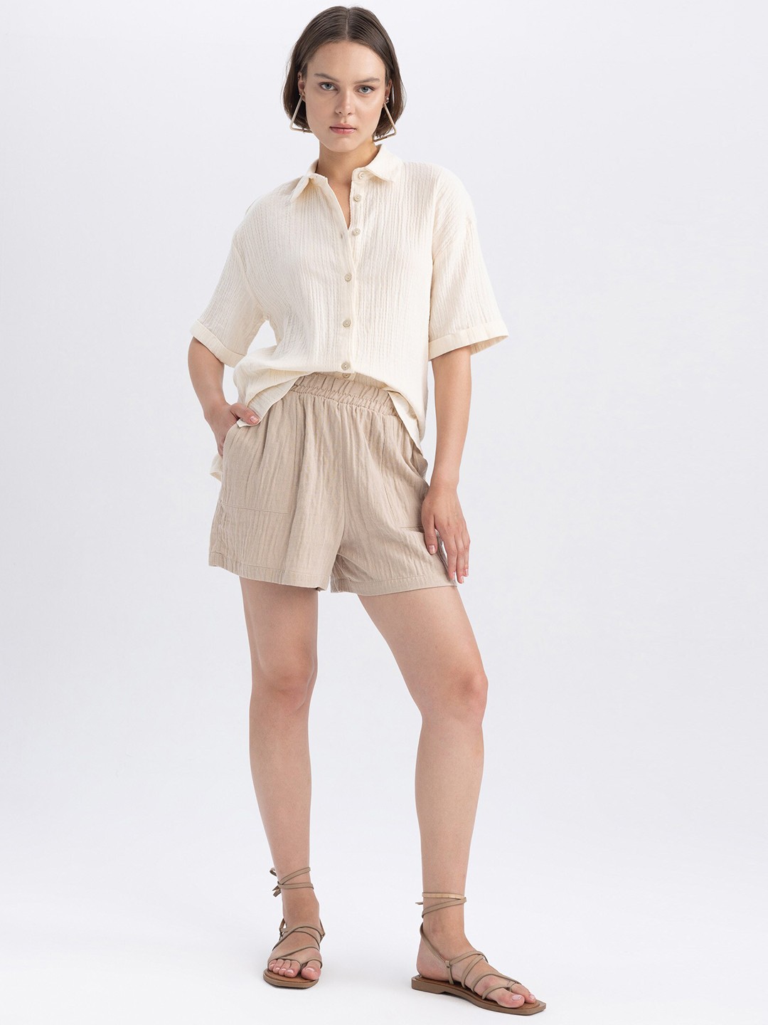 

DeFacto Women Mid Raise Shorts, Beige