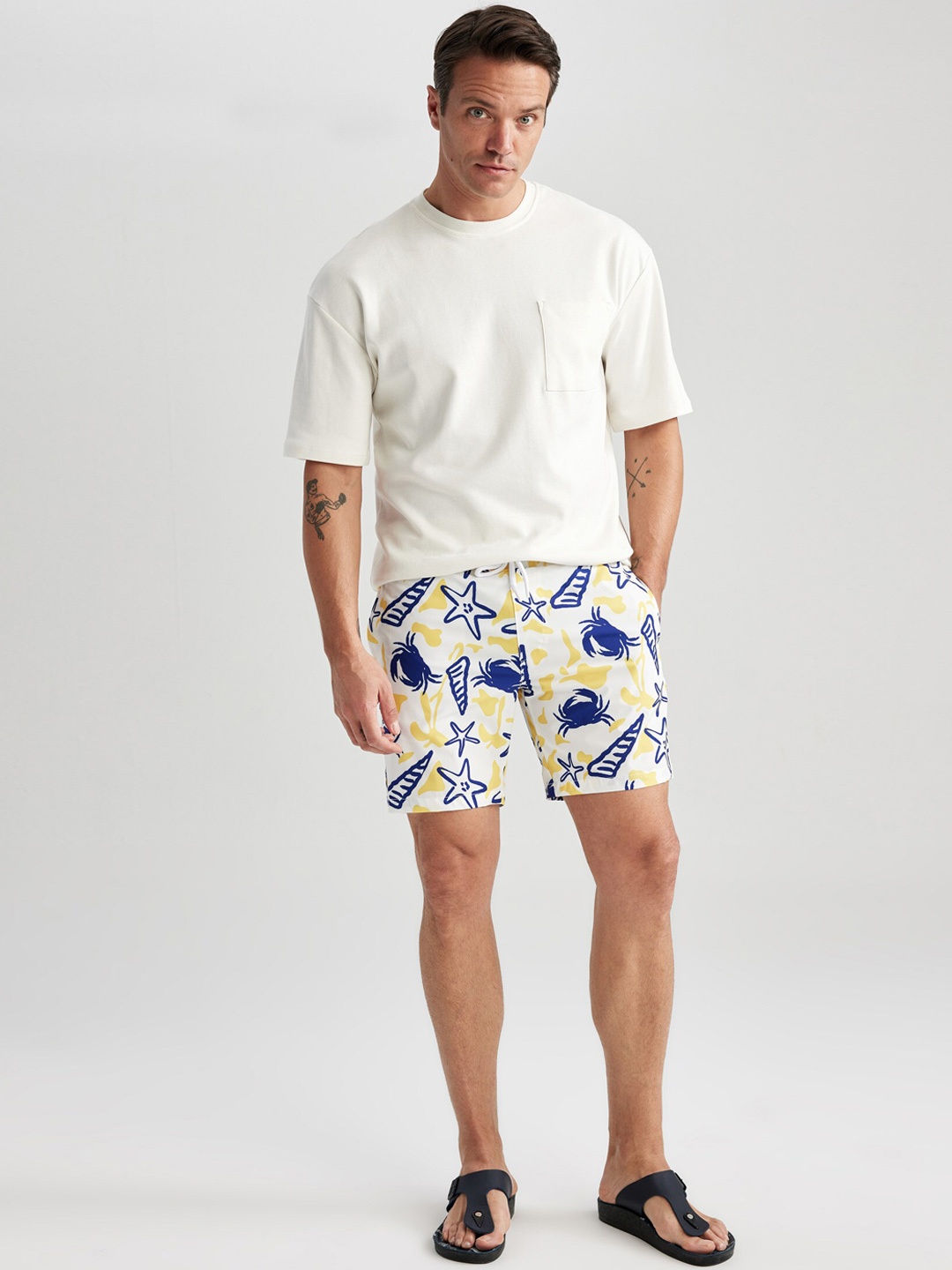 

DeFacto T-shirt With Shorts Night Suit, White