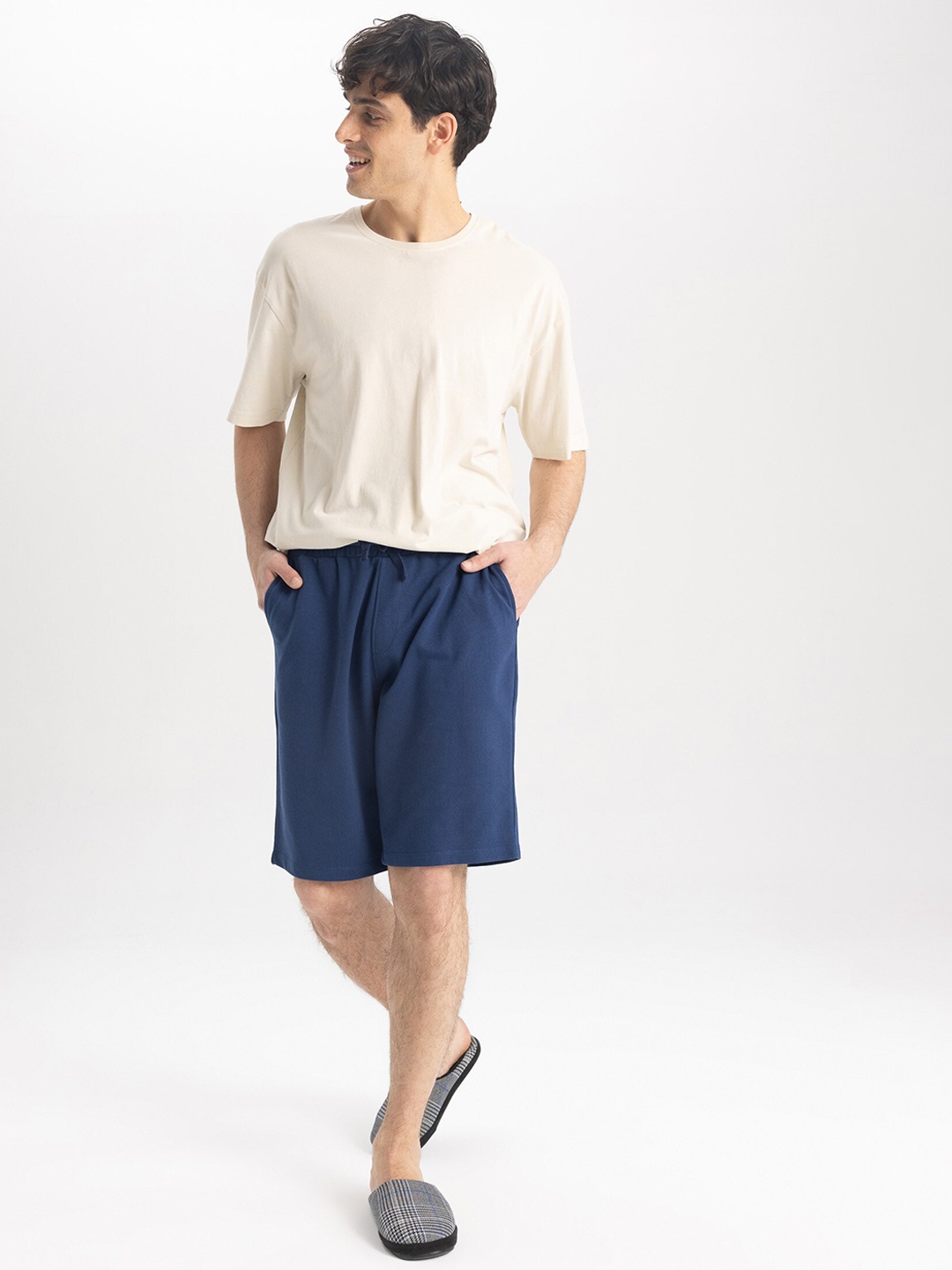 

DeFacto Mid-Rise Cotton Regular Shorts, Navy blue