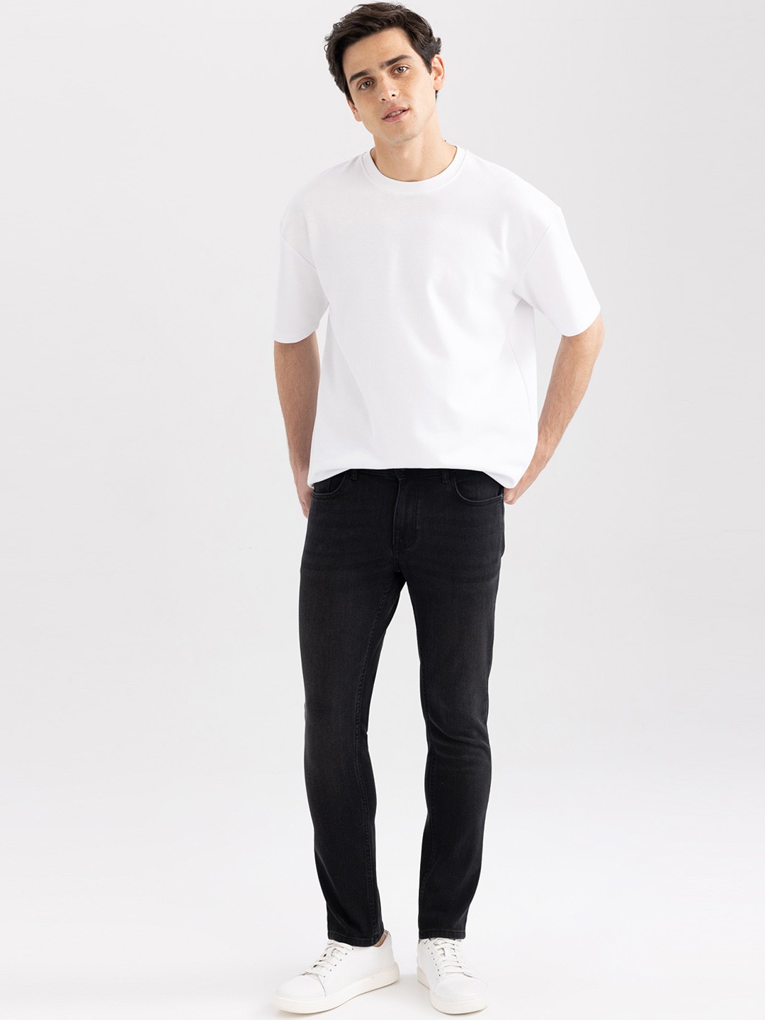 

DeFacto Mid-Rise Clean Look Cotton Jeans, Black