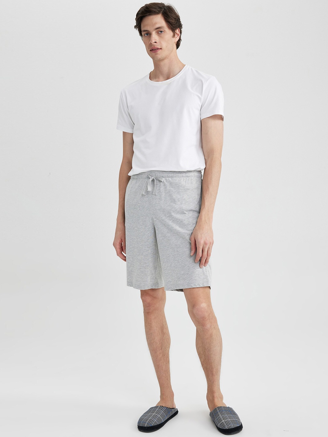 

DeFacto Men Cotton Mid-Rise Shorts, Grey