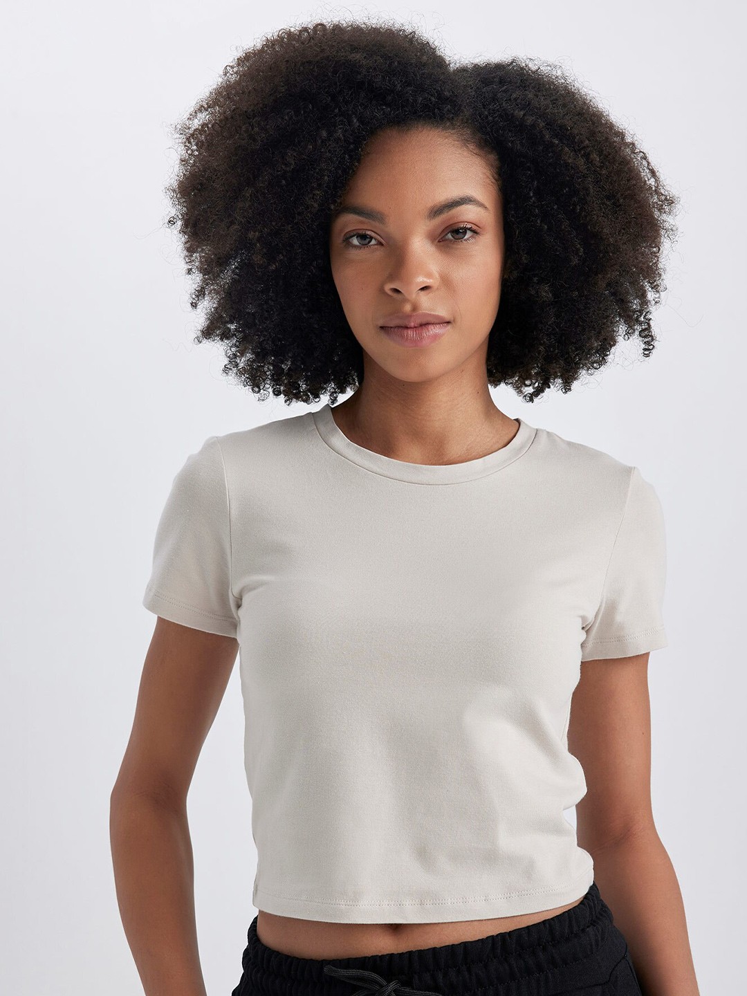 

DeFacto Round Neck Cotton Crop T-Shirt, Off white