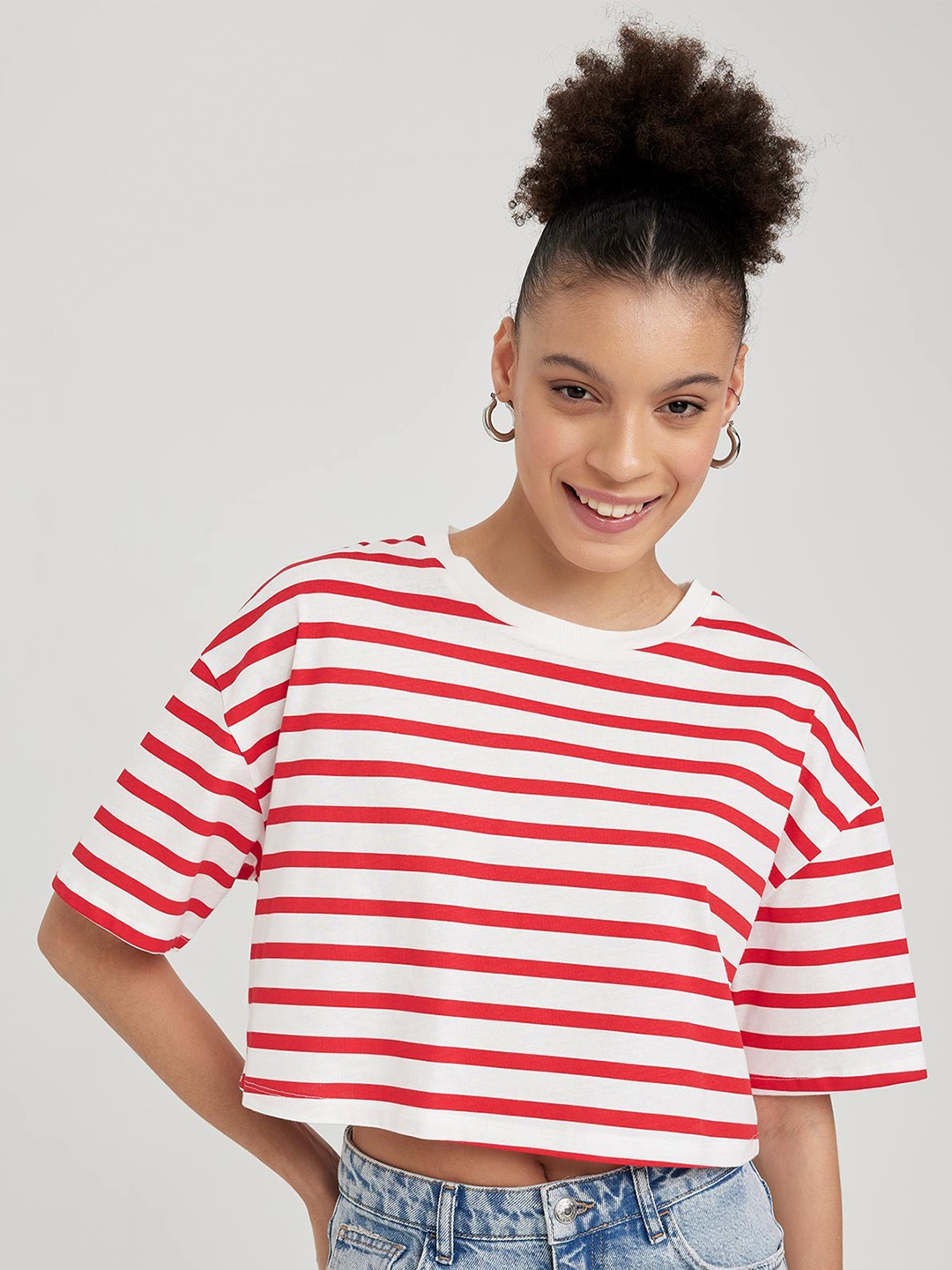 

DeFacto Striped Drop-houlder Sleeves Pure Cotton Crop T-shirt, White