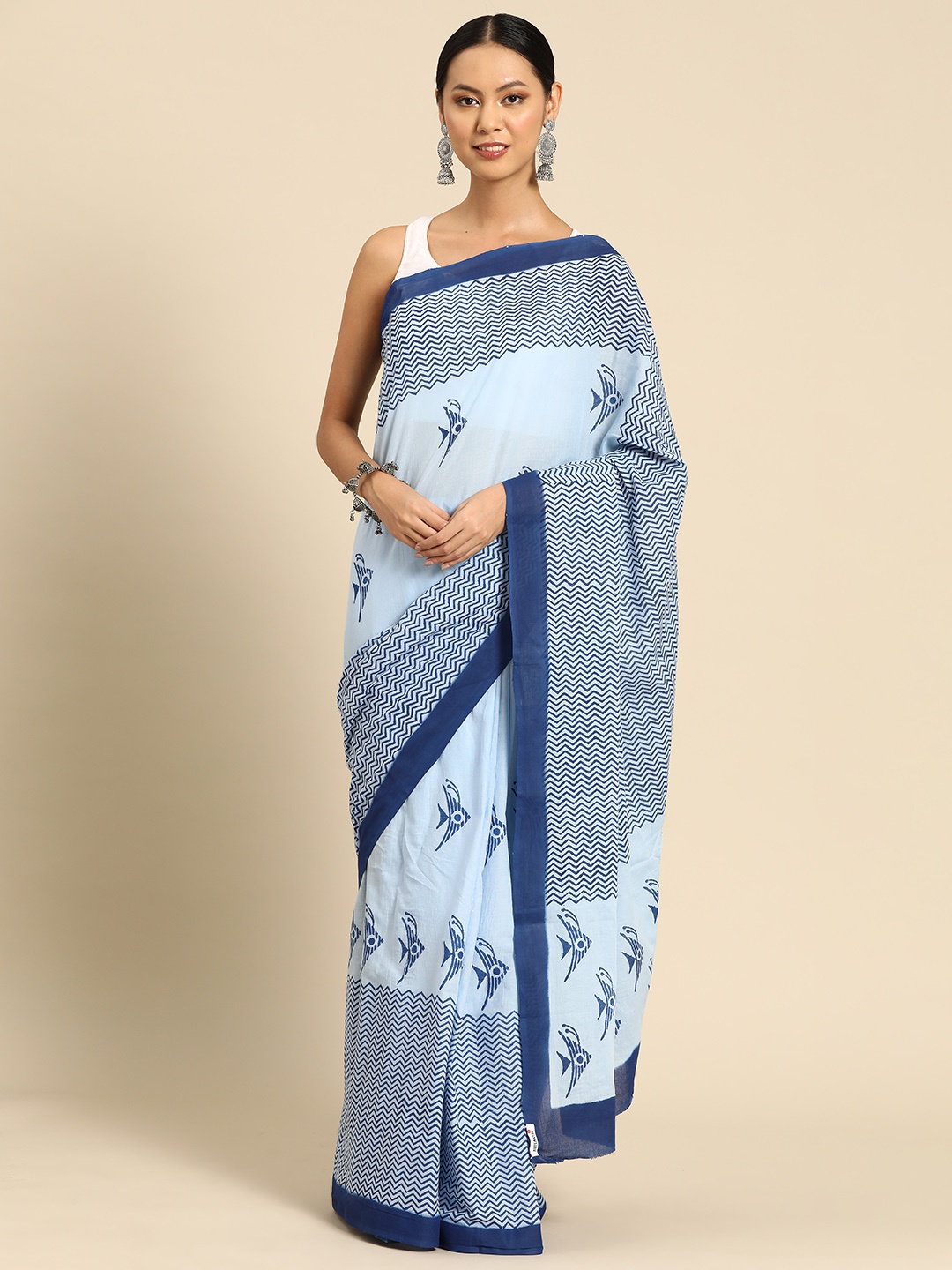 

ArtEastri Geometric Printed Pure Cotton Taant Saree, Blue