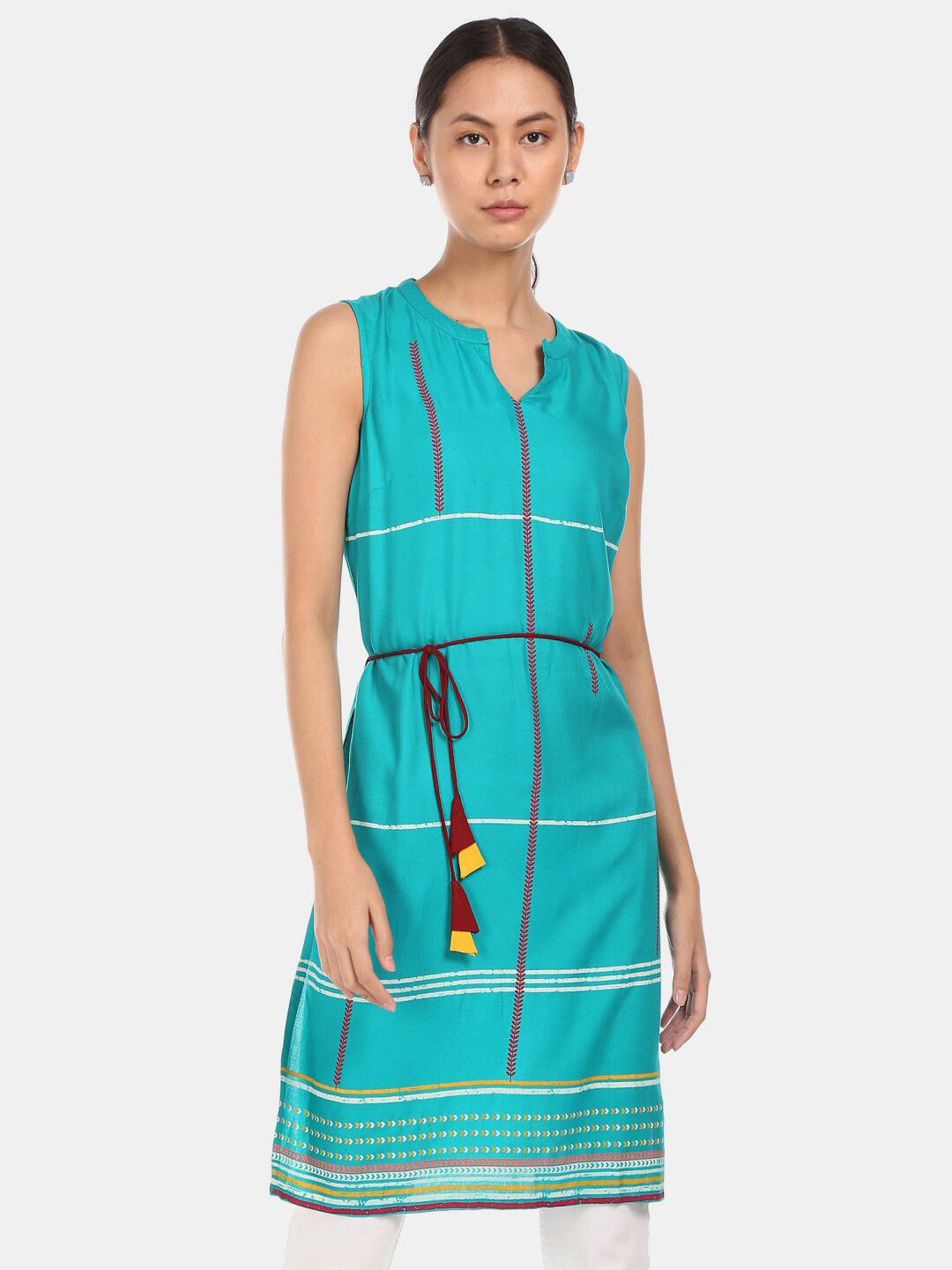

V-Mart Geometric Printed Thread Work Kurta, Blue