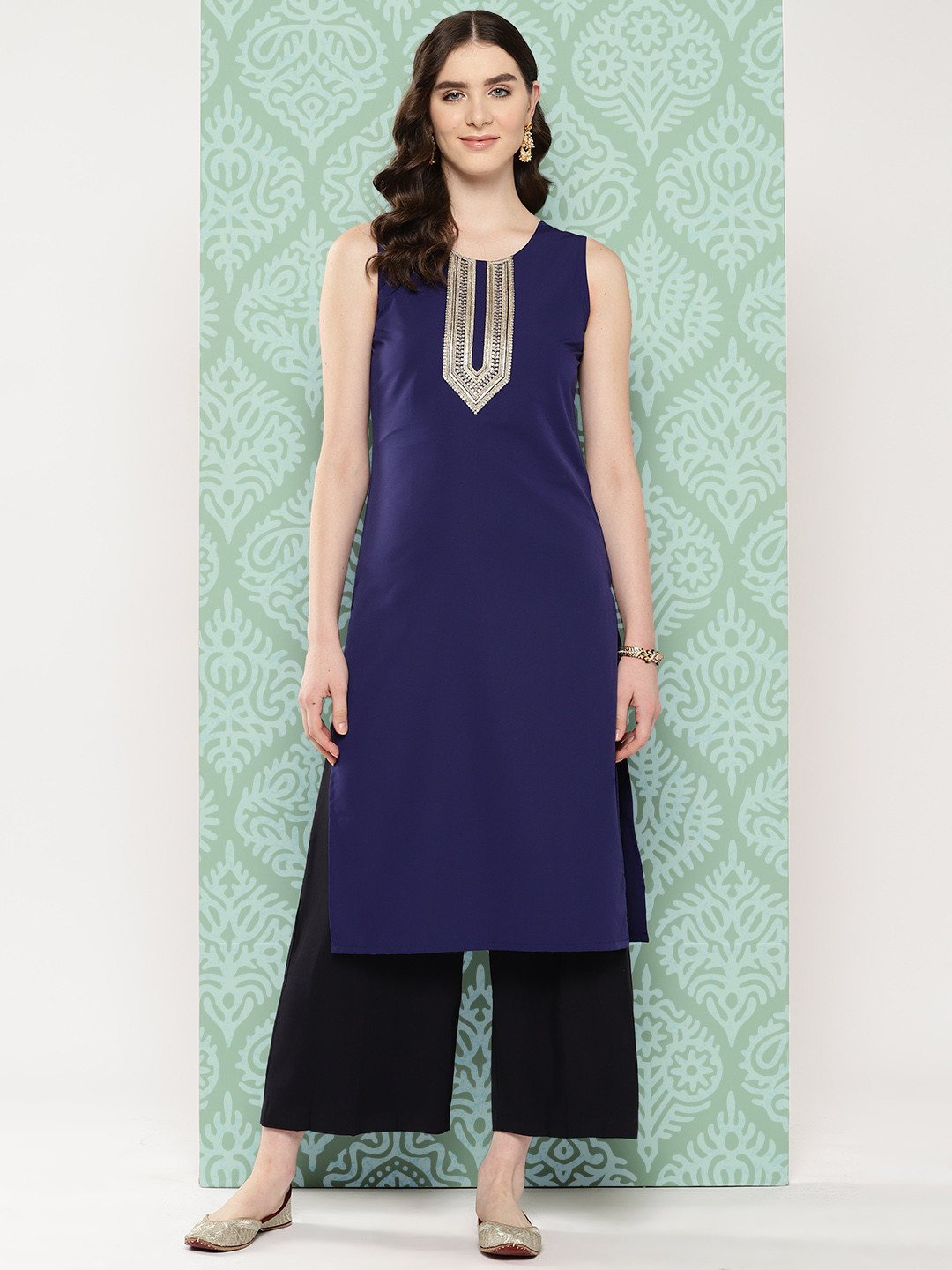 

Ahalyaa Women Yoke Design Sequinned Kurta, Navy blue