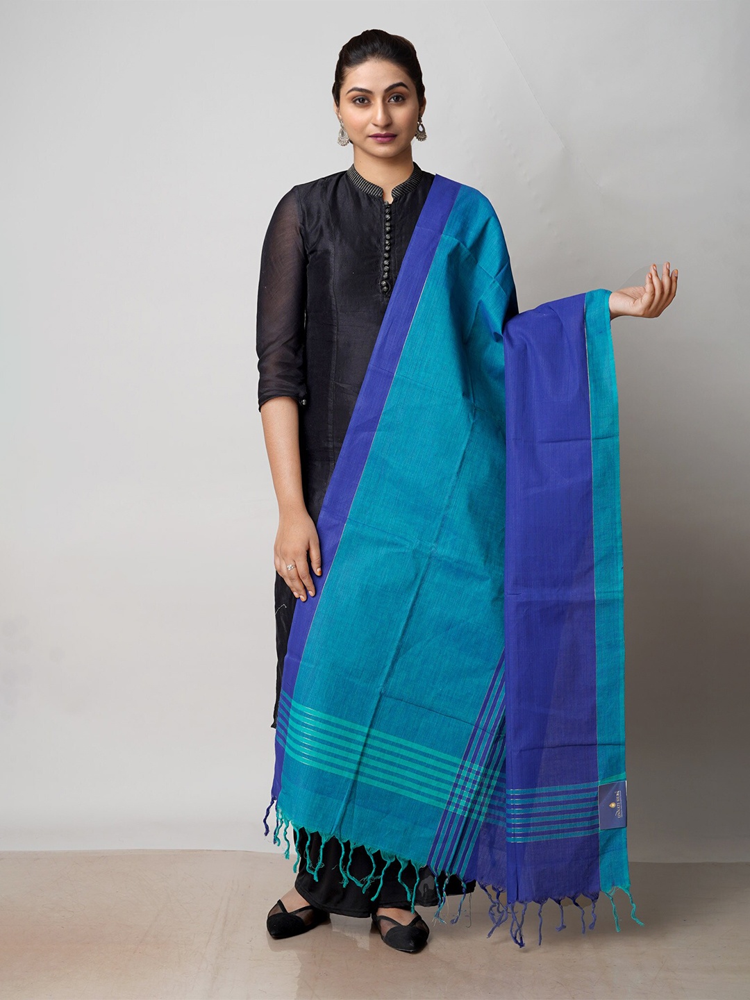 

Unnati Silks Turquoise Blue & Navy Blue Pure Cotton Dupatta