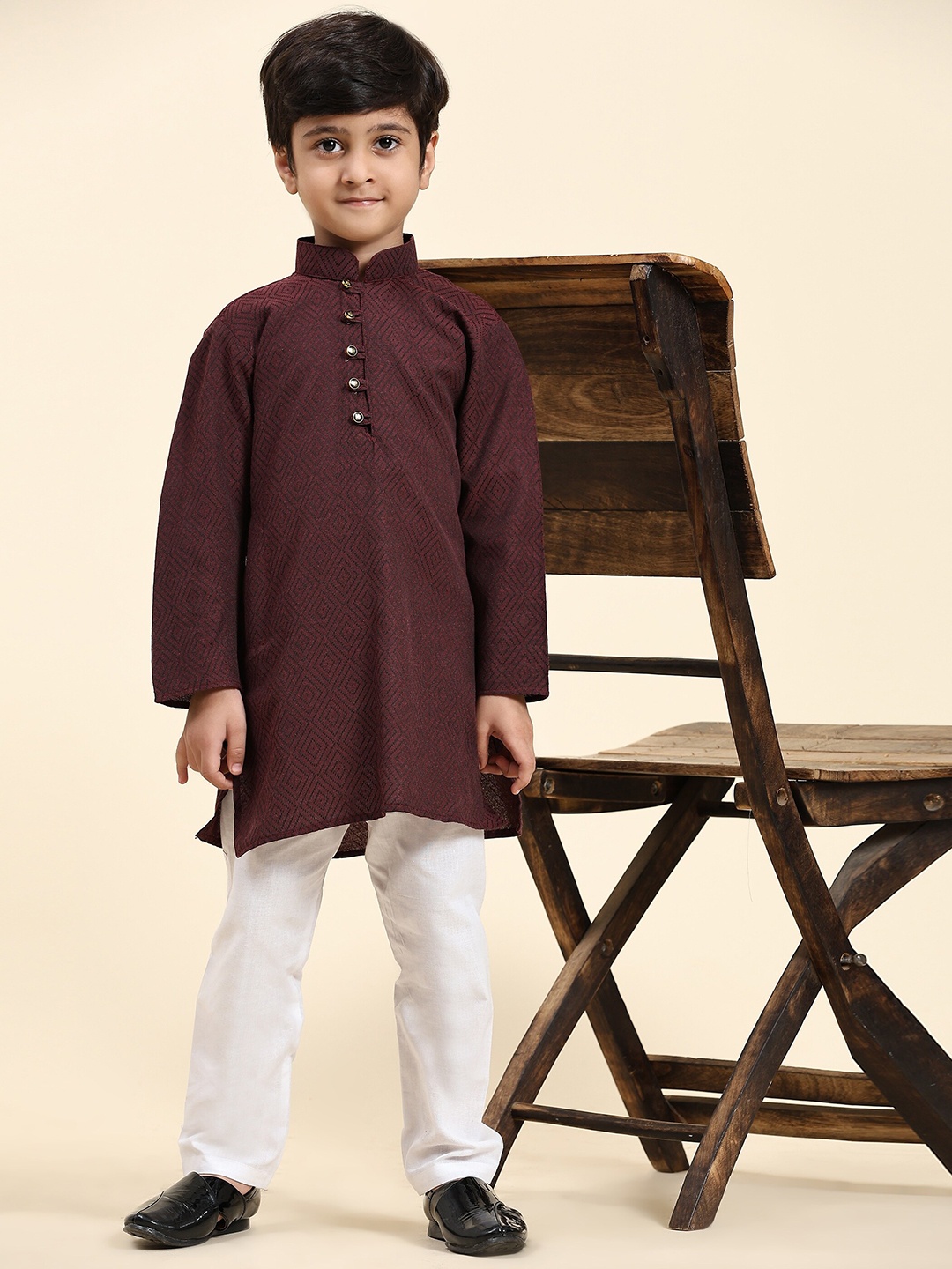 

Pro-Ethic STYLE DEVELOPER Boys Self Designed Mandarin Collar Kurta with Pyjamas, Maroon