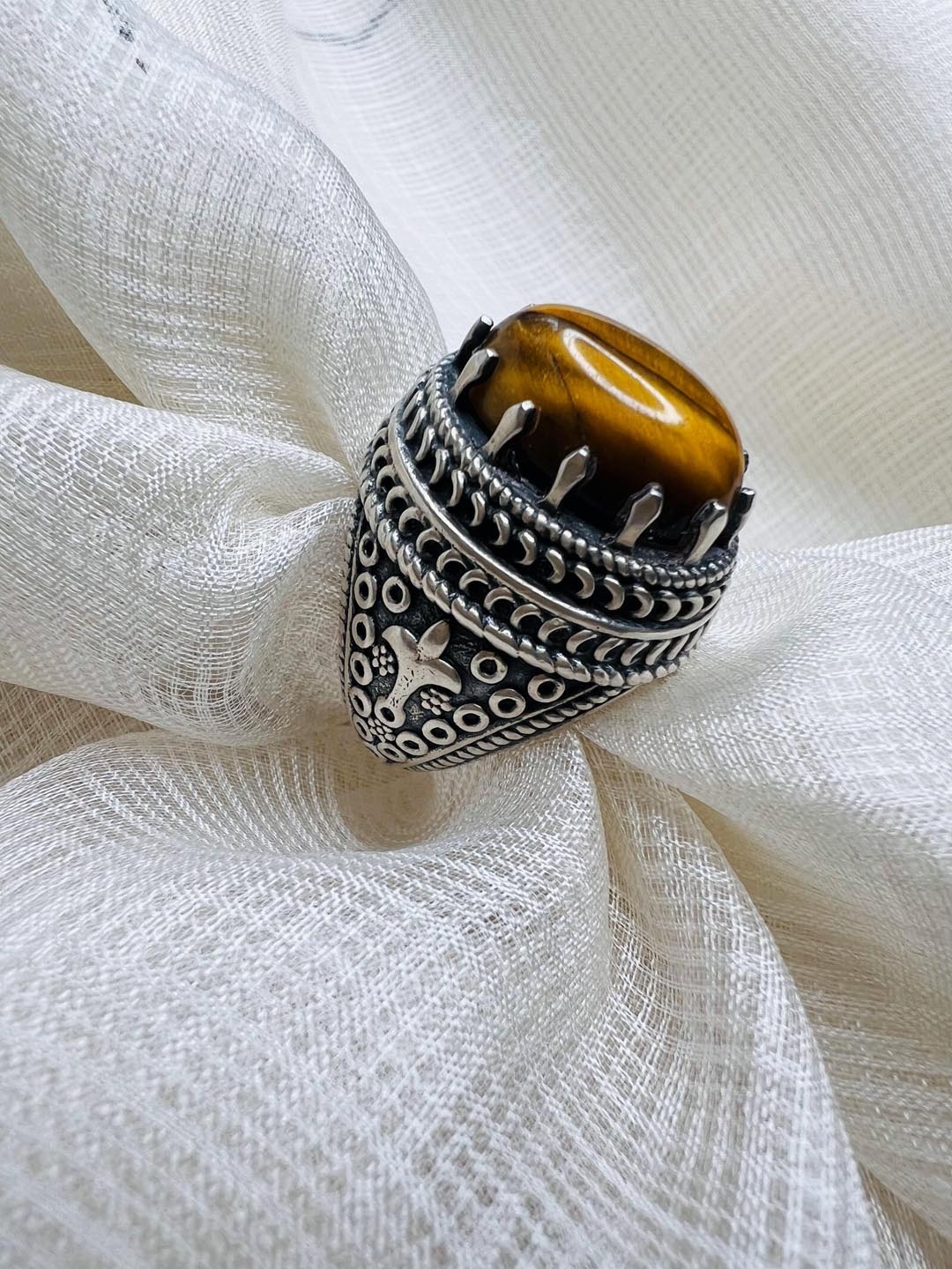 

Arte Jewels Silver-Plated Stone Studded Finger Ring