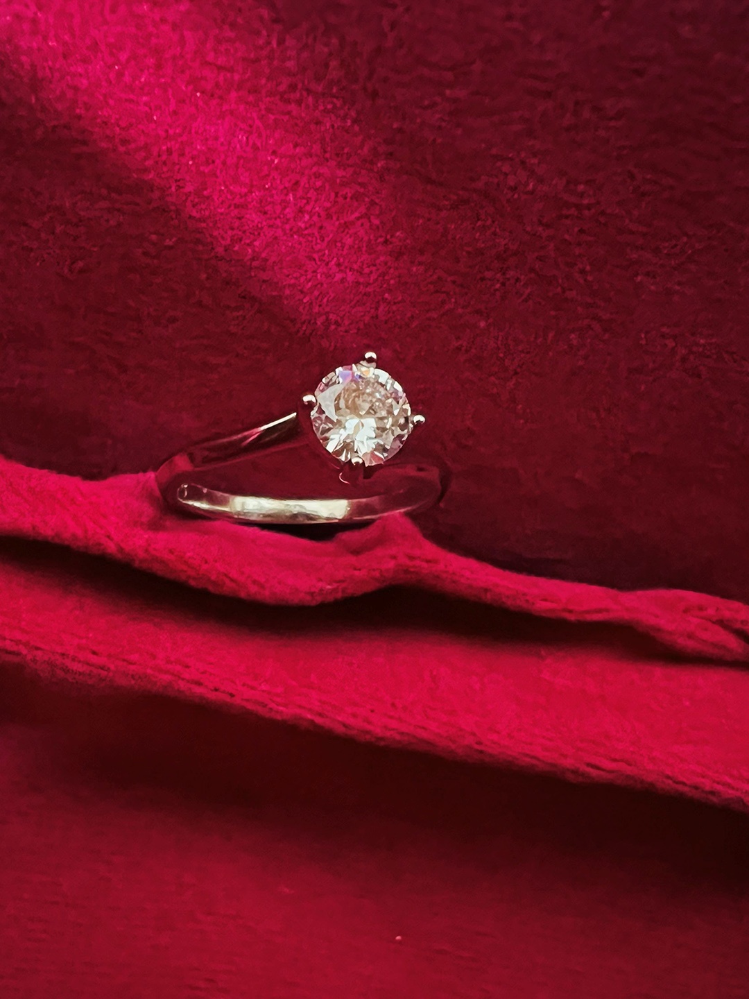 

Arte Jewels 925 Sterling Silver CZ Studded Solitaire Finger Ring