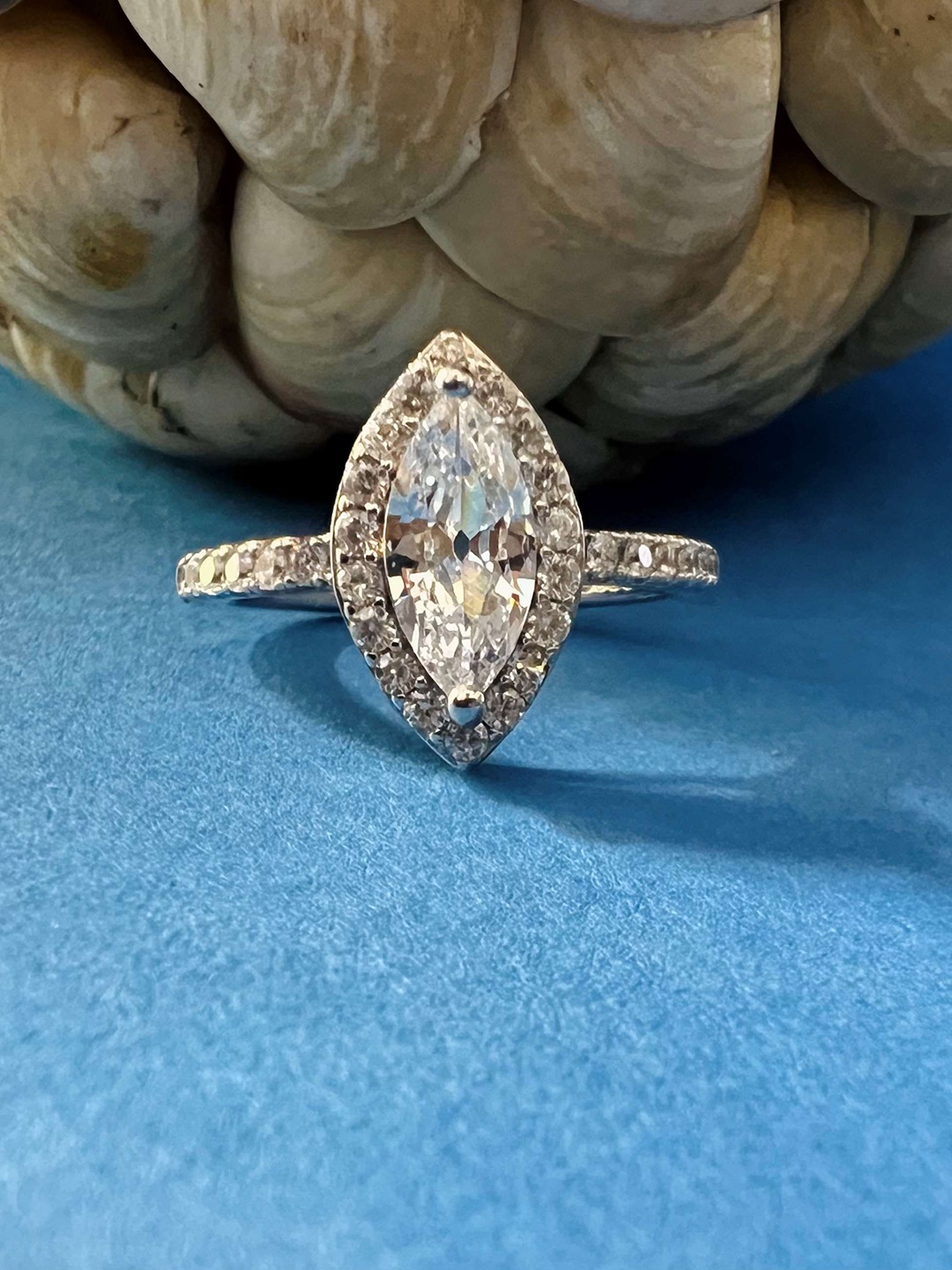 

Arte Jewels 925 Sterling Silver CZ Studded Solitaire Finger Ring