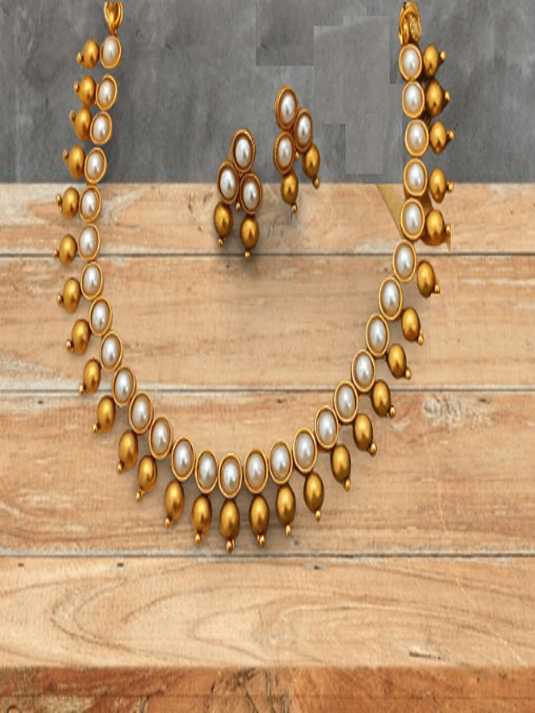 

JEWEL WORLD Gold-Plated Stone Studded & Beaded Necklace With Earrings