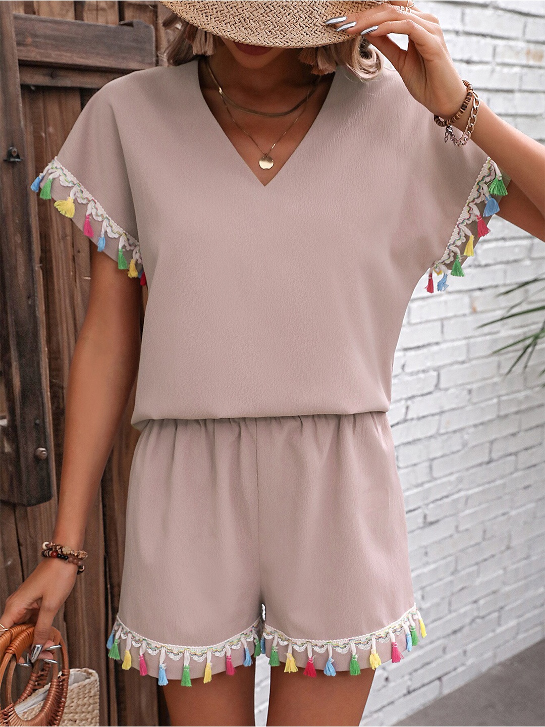 

StyleCast Mauve V-Neck Extended Sleeve Top & Shorts With Lace Tasselled Detail