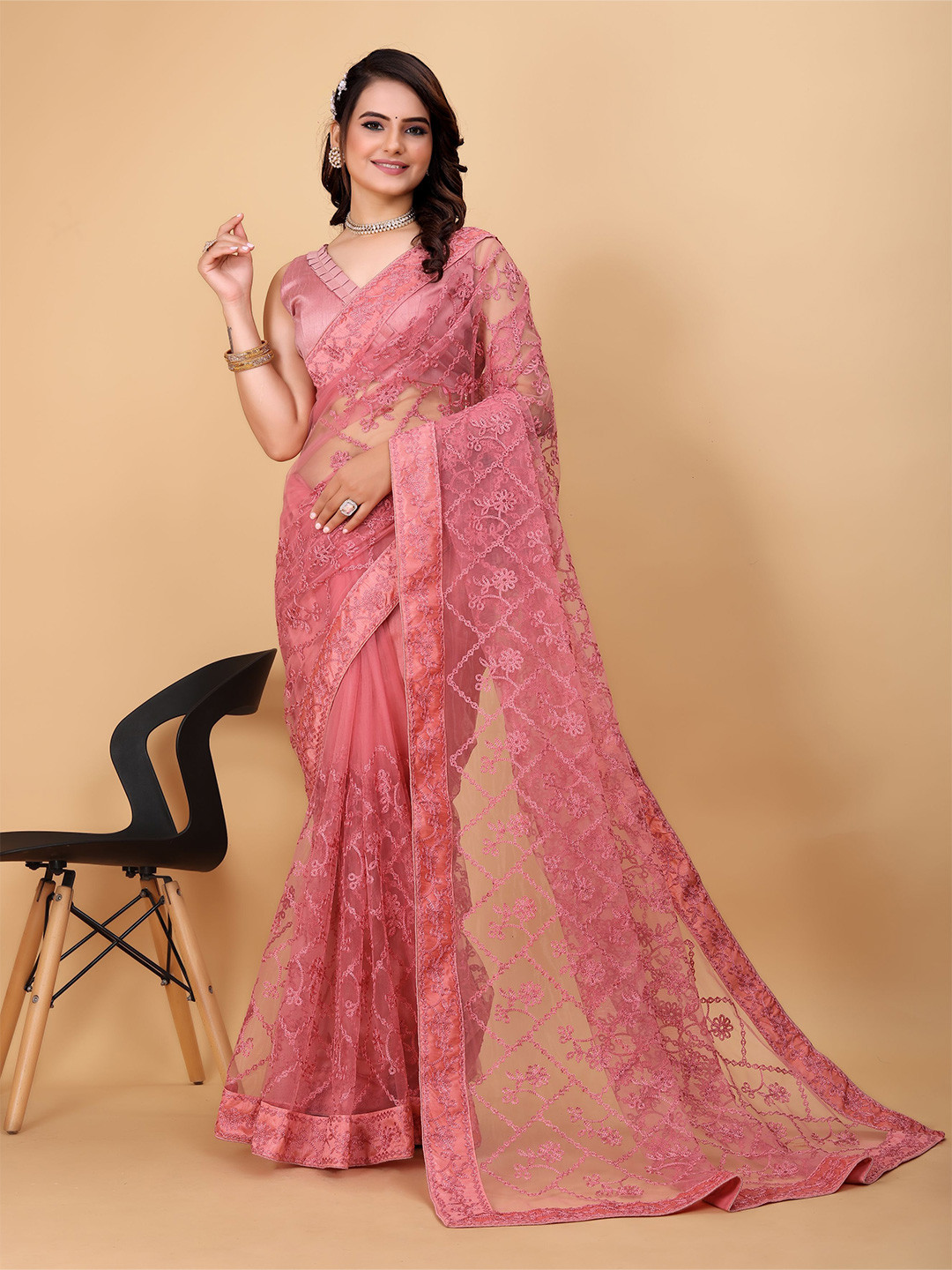 

VAIRAGEE Ethnic Motifs Embroidered Net Saree, Peach