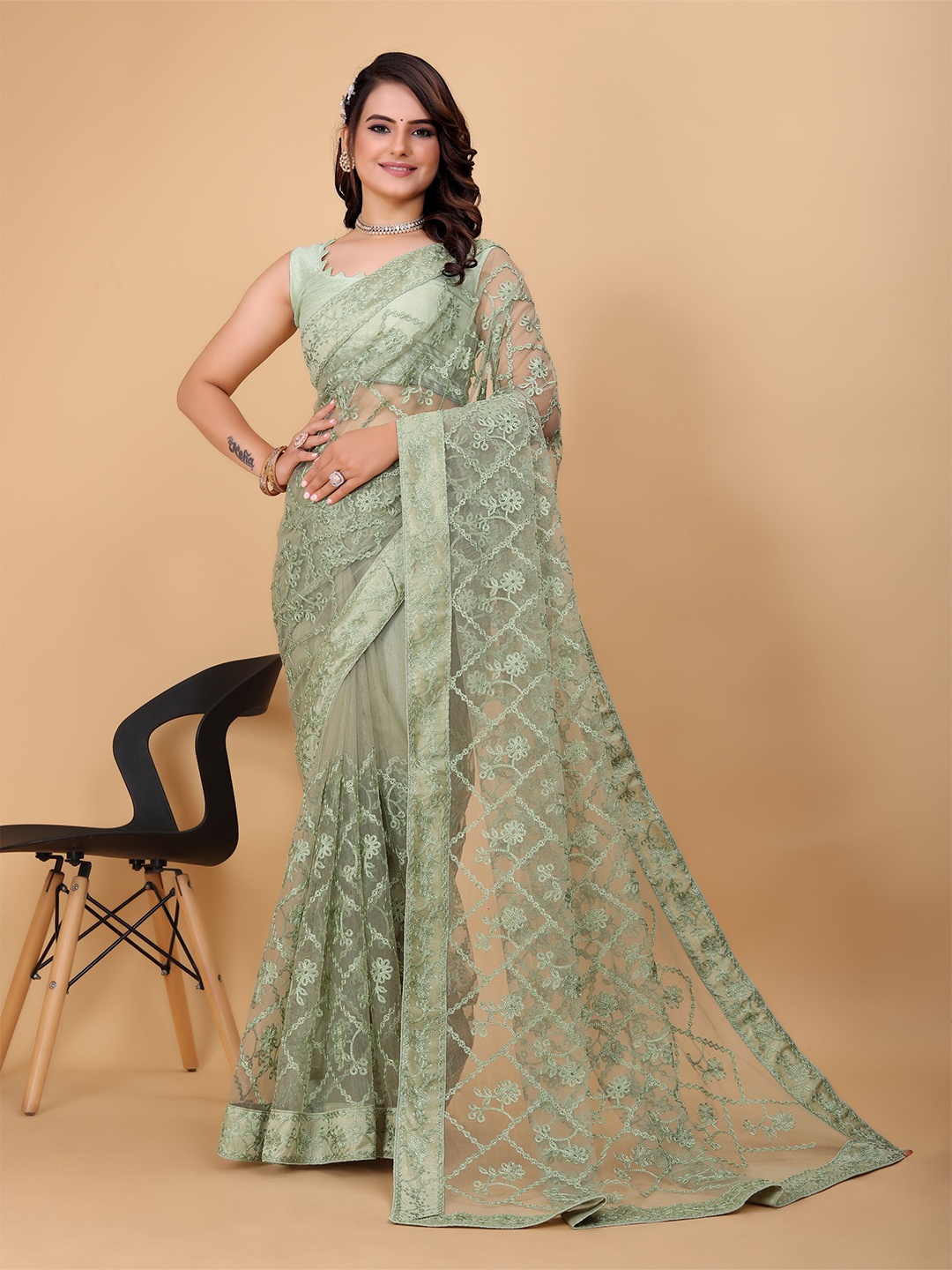 

VAIRAGEE Ethnic Motifs Embroidered Net Saree, Olive