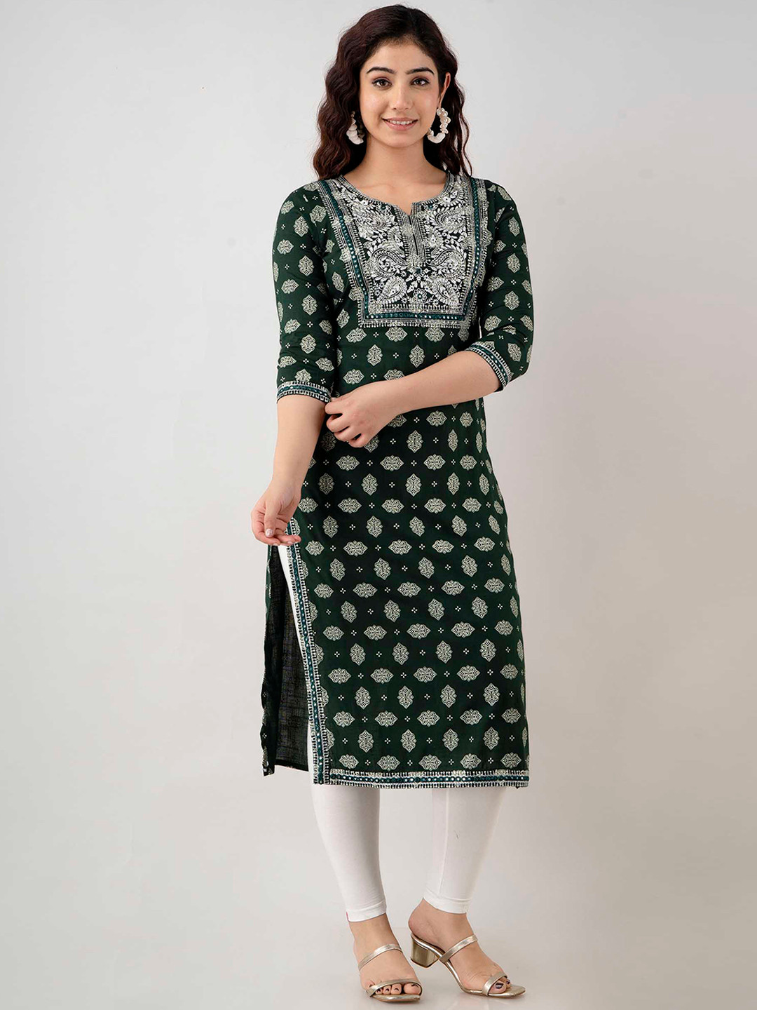 

FASHION DEPTH Ethnic Motifs Embroidered Mirror Work Kurta, Green