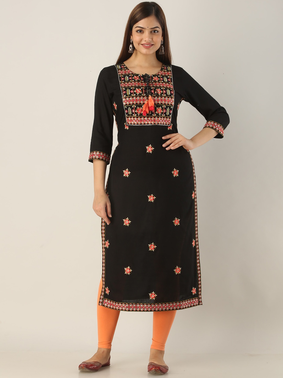 

FASHION DEPTH Ethnic Motifs Embroidered Straight Kurta, Black