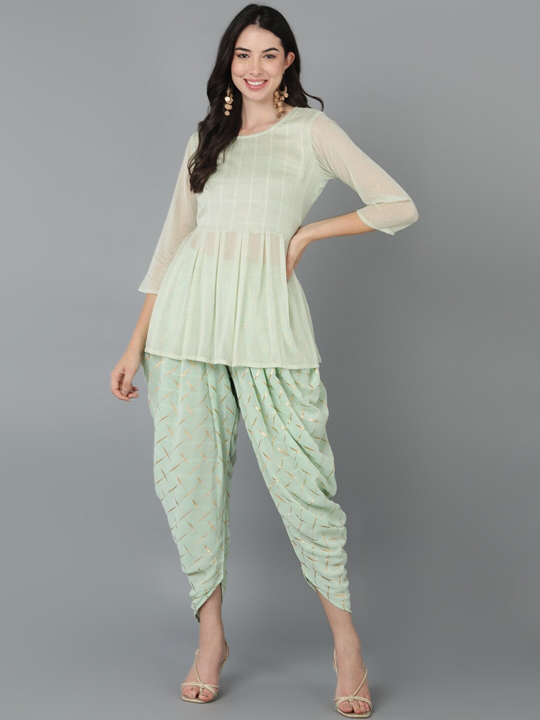 

VAHSON Embroidered Gotta Patti Empire A-Line Top with Dhoti Pants, Green