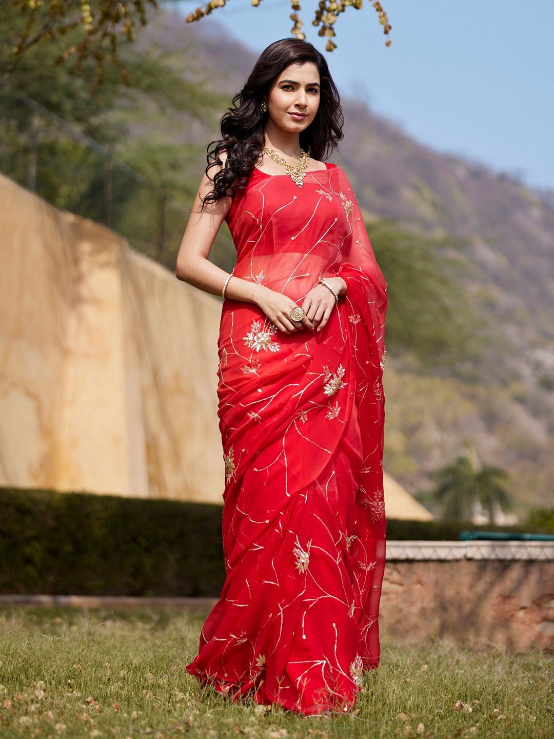 

Geroo Jaipur Floral Sequinned Pure Chiffon Saree With Blouse Piece, Red