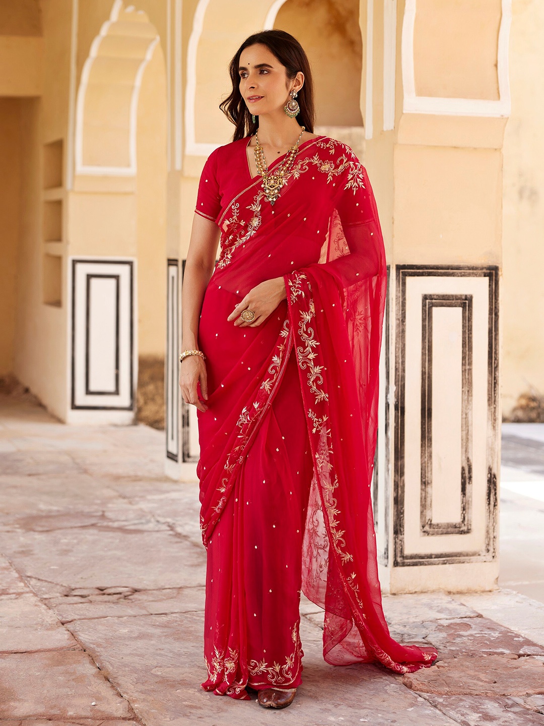 

Geroo Jaipur Floral Embroidered Zardozi Pure Chiffon Saree With Blouse Piece, Pink