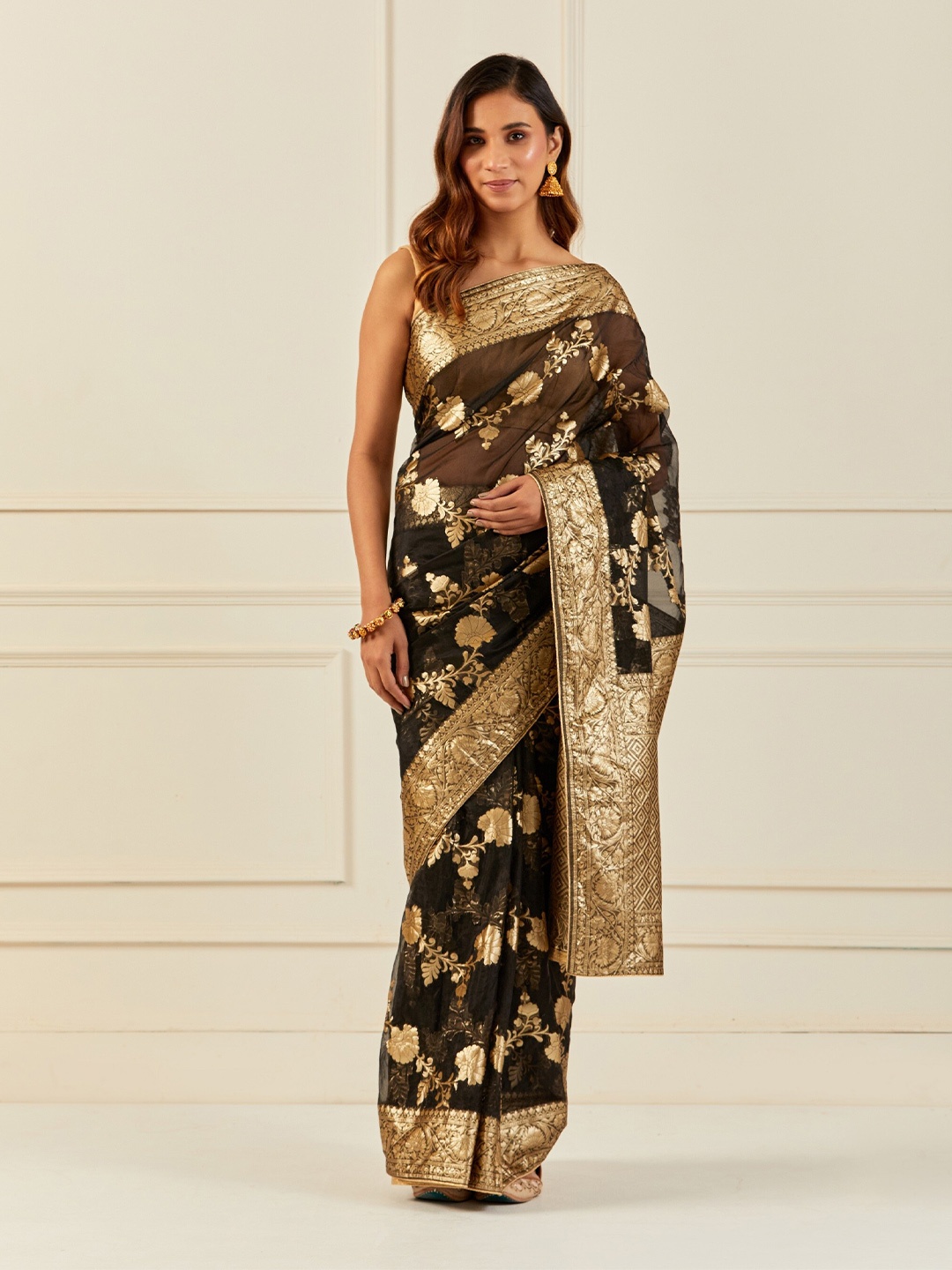 

Geroo Jaipur Ethnic Motifs Woven Design Zari Organza Banarasi Saree, Black