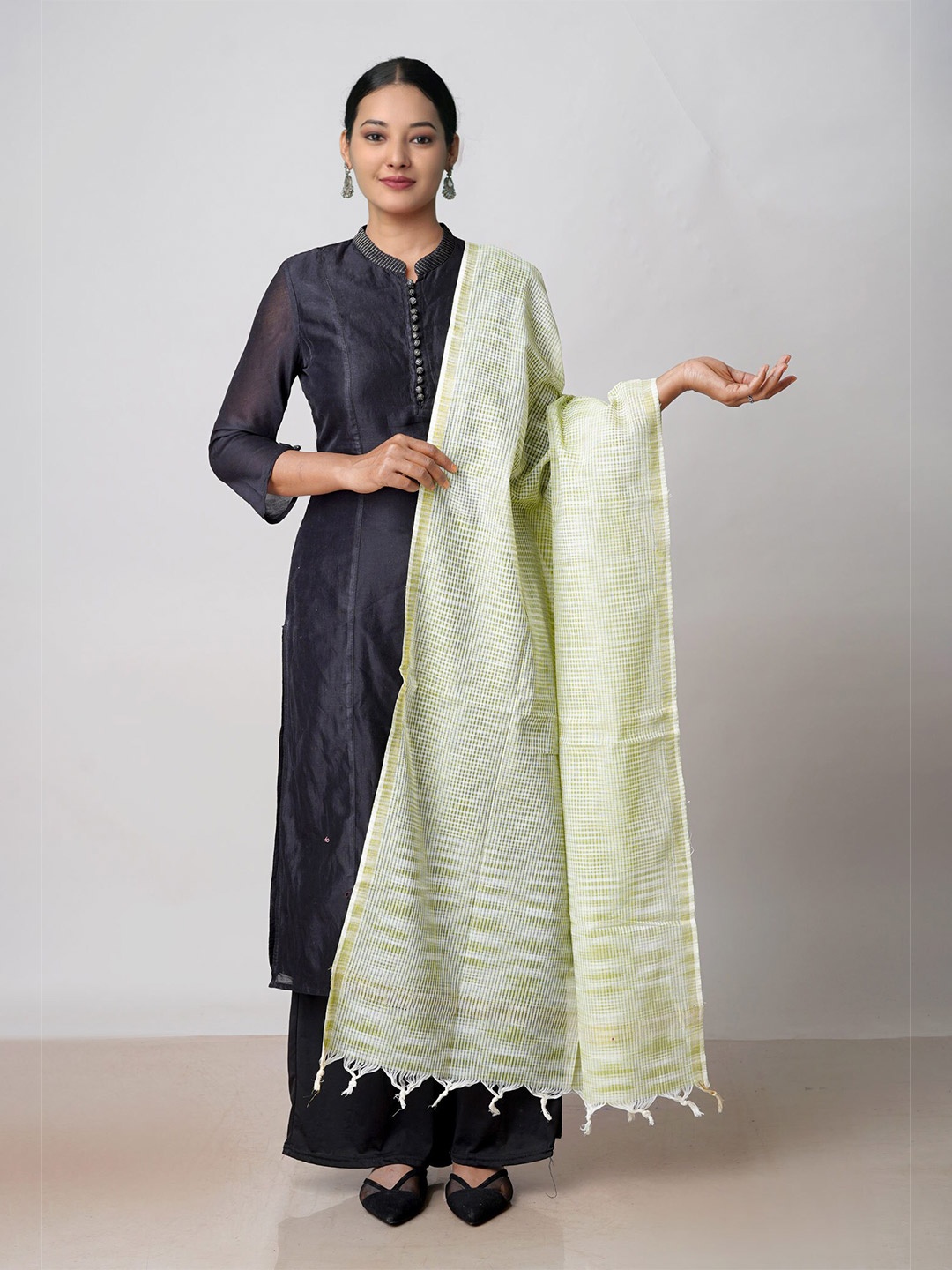 

Unnati Silks Mangalgiri Woven Design Zari Pure Cotton Dupatta, Green