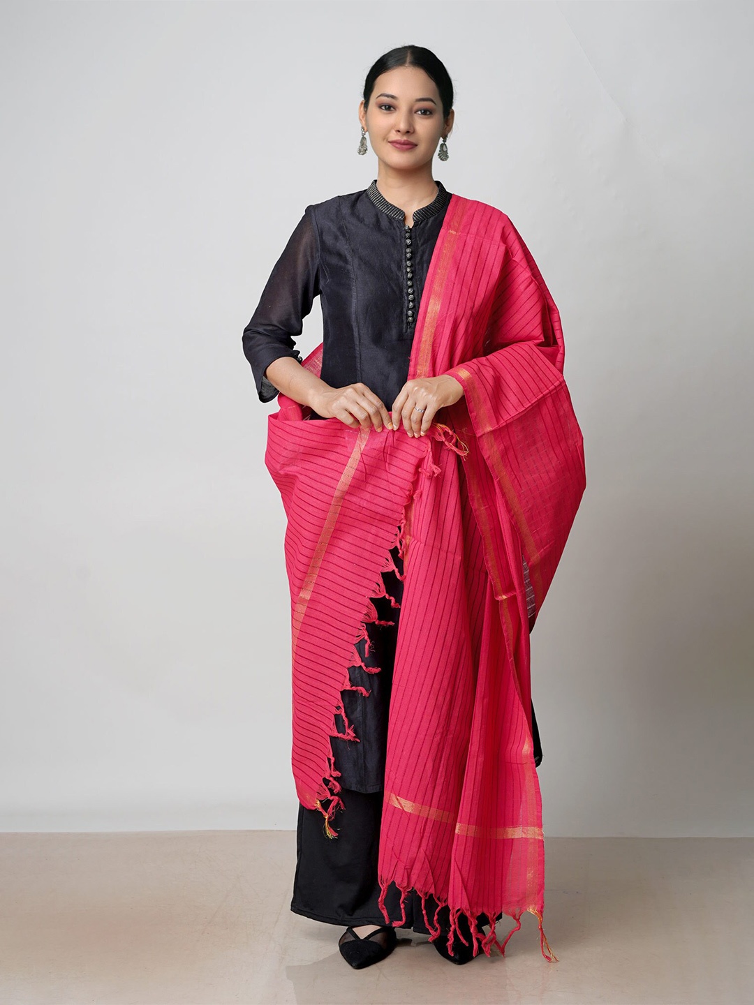 

Unnati Silks Mangalgiri Striped Pure Cotton Dupatta, Red