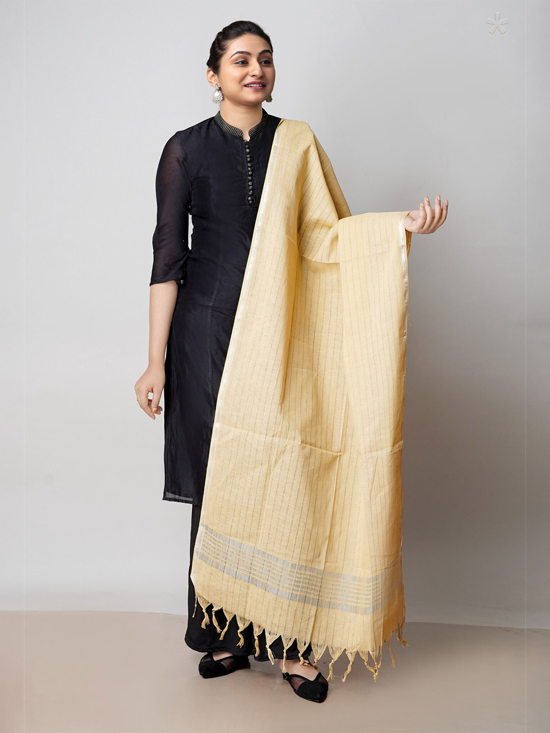 

Unnati Silks Mangalgiri Woven Design Zari Pure Cotton Dupatta, Cream