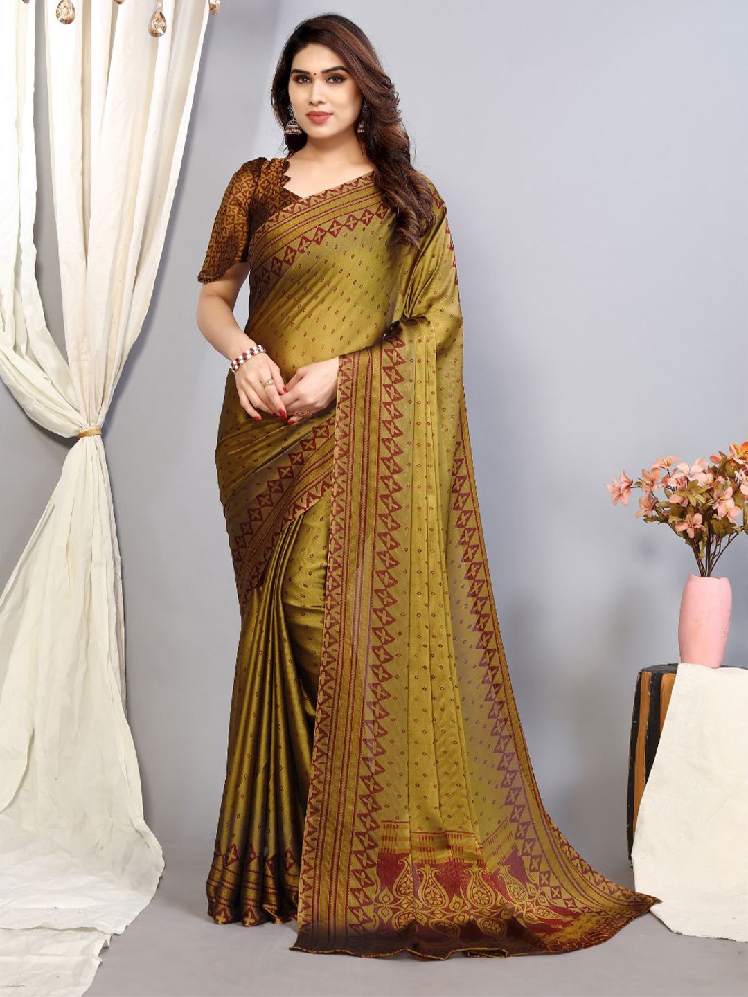 

FABMORA Ethnic Motifs Printed Saree, Green