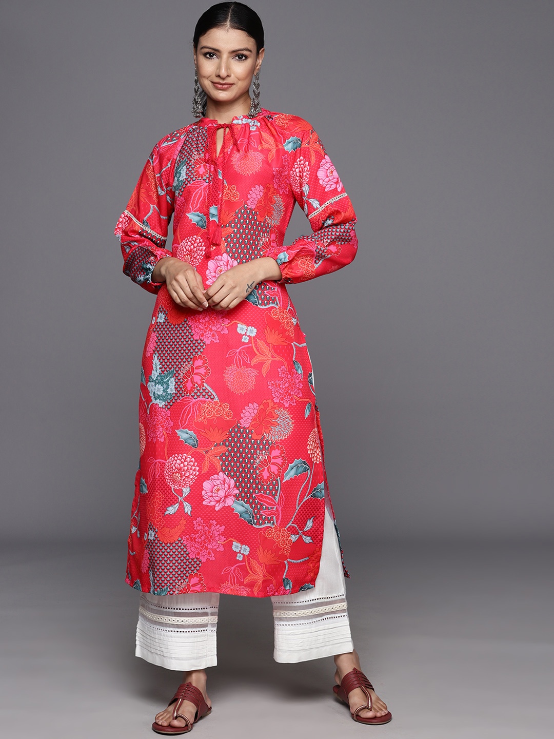 

Varanga Women Floral Printed Tie-Up Neck Puff Sleeves Straight Woolen Kurta, Red