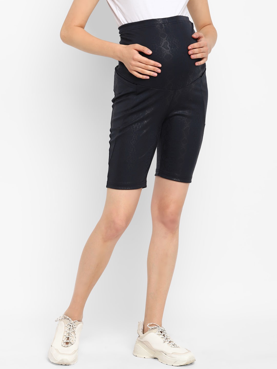 

Momsoon Maternity Women Skinny Fit High-Rise Maternity Shorts, Black