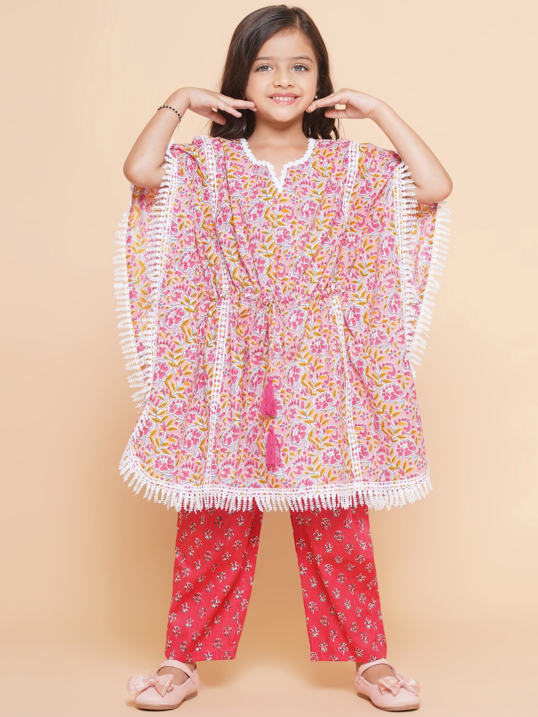 

Bitiya by Bhama Girls Floral Printed Kaftan Pure Cotton Kurta with Palazzos, Peach