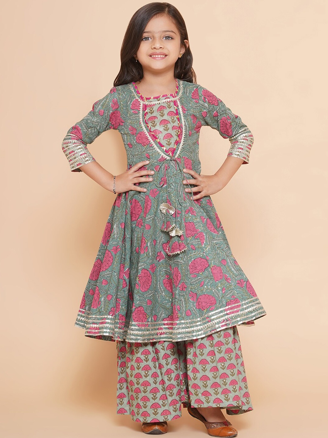 

Bitiya by Bhama Girls Floral Printed Regular Gotta Patti Pure Cotton Kurta with Sharara, Green