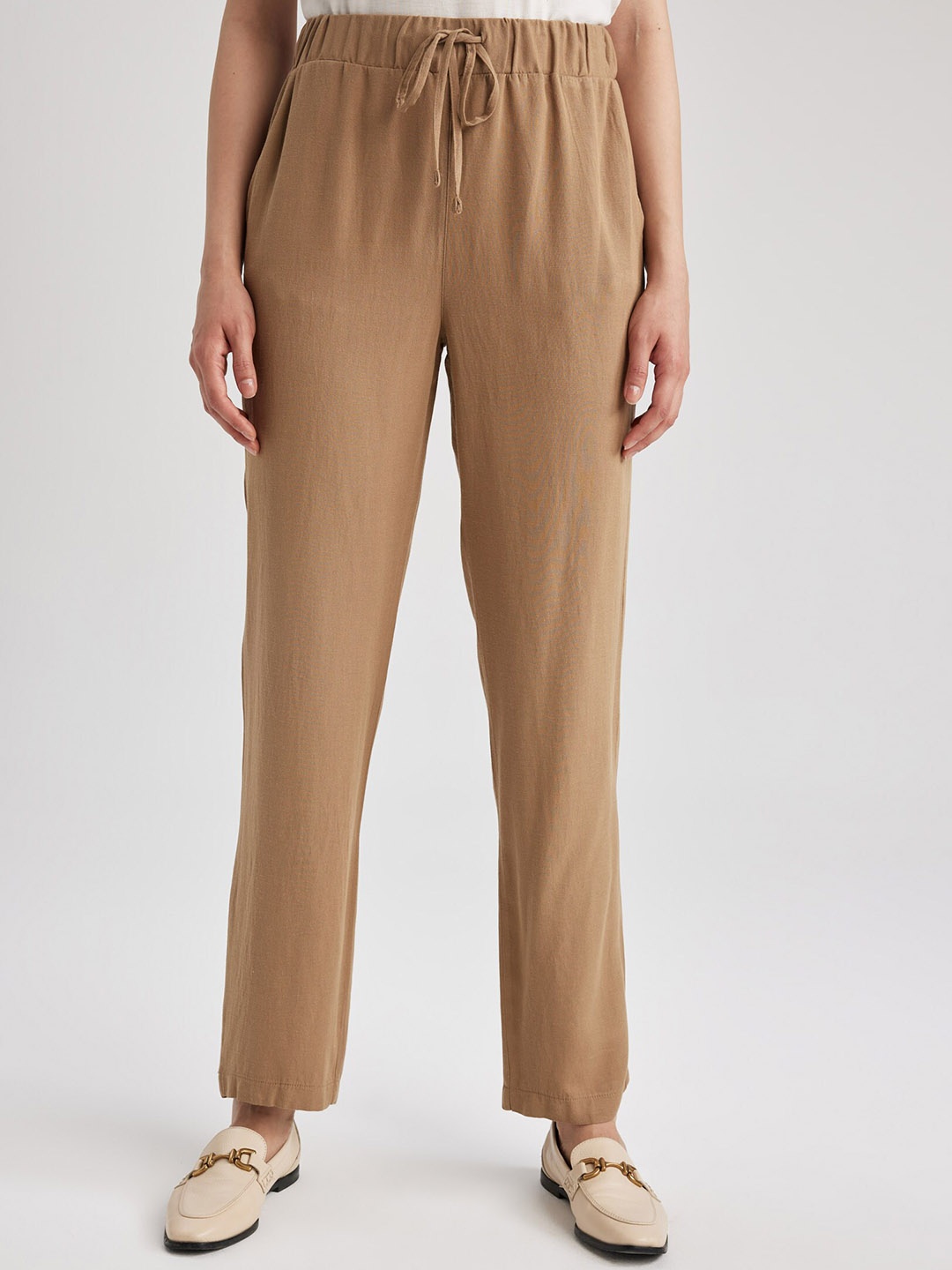 

DeFacto Mid-Rise Plain Parallel Trousers, Brown