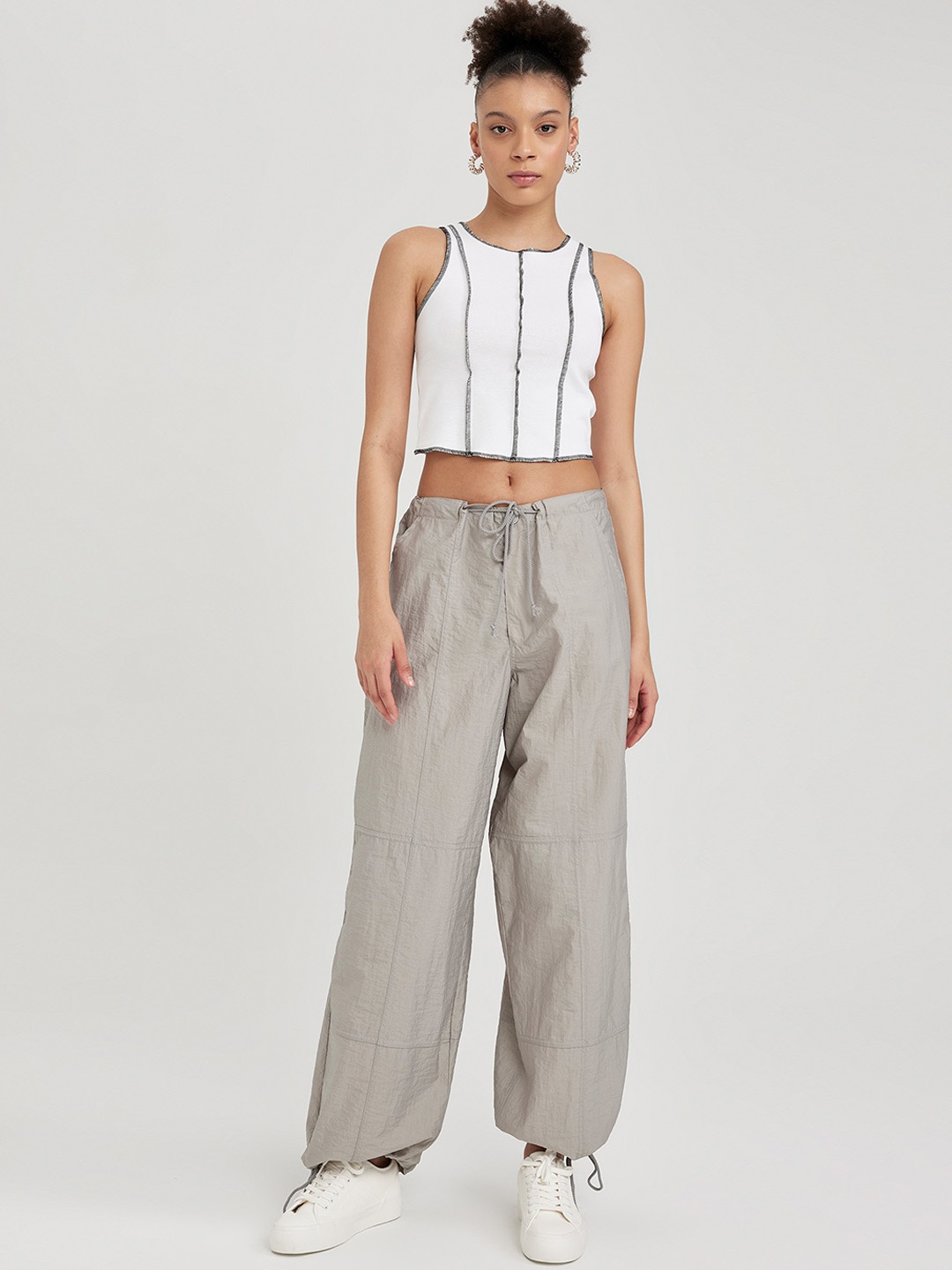 

DeFacto Women Mid Rise Plain Loose -Fit Parallel Trousers, Beige