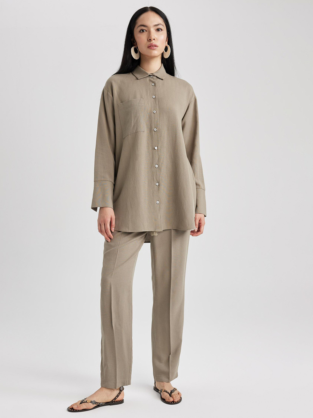 

DeFacto Women Flat-Front Plain Trousers, Khaki