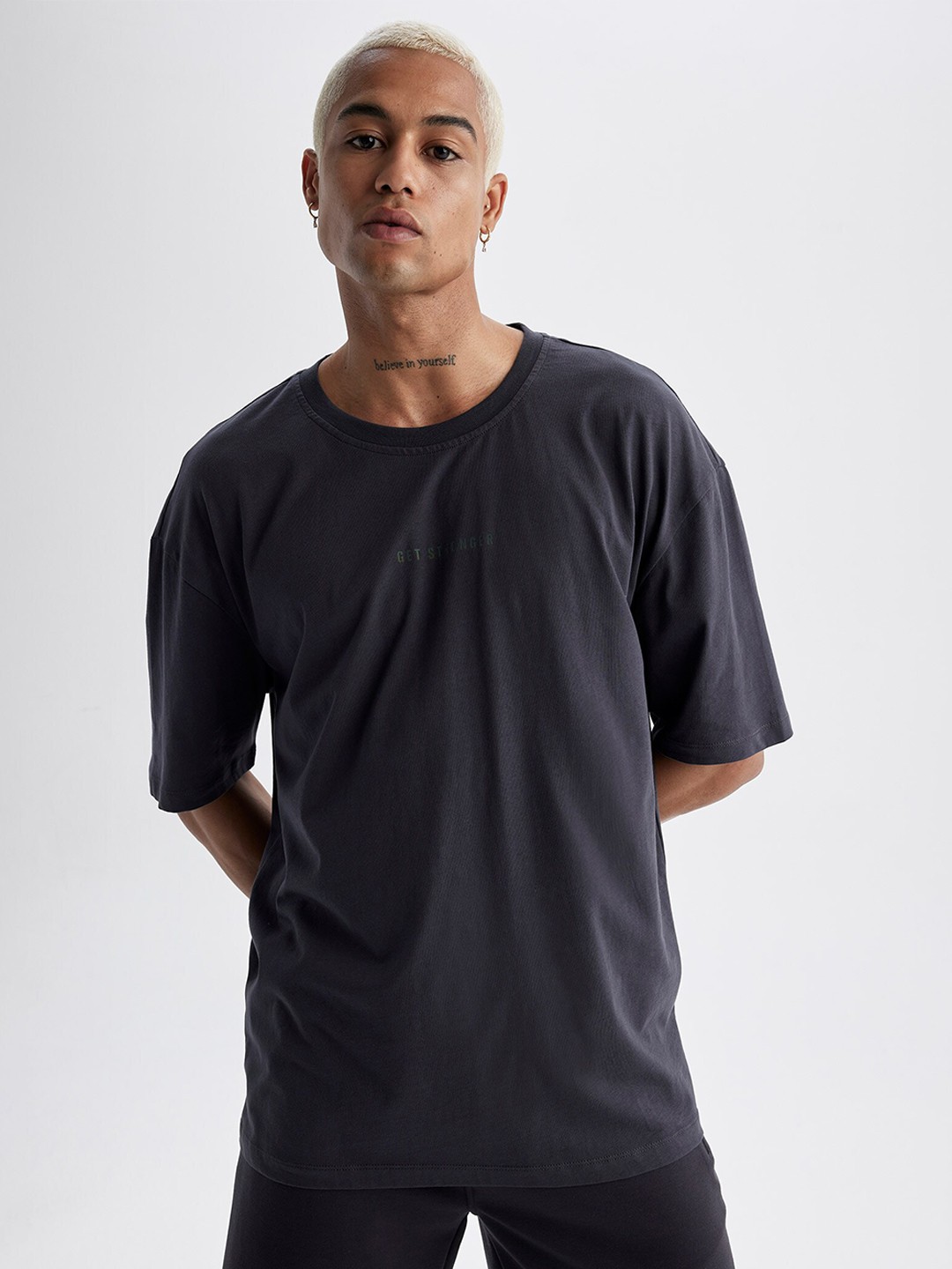 

DeFacto Drop-Shoulder Sleeves Cotton T-shirt, Black