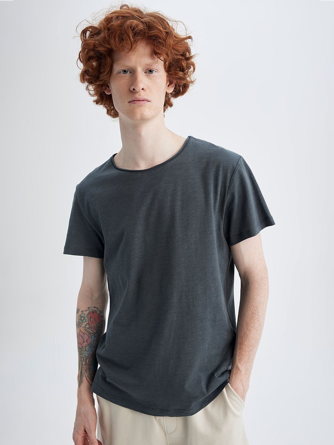 

DeFacto Round Neck Pure Cotton T-shirt, Grey